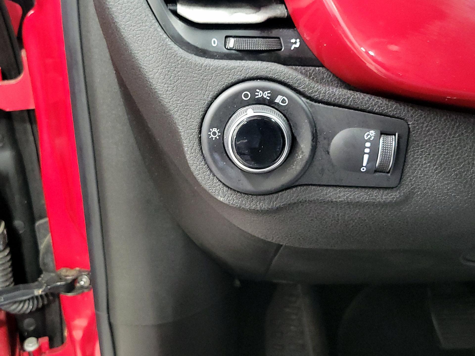 Thumbnail: 2016 Fiat 500X - 13