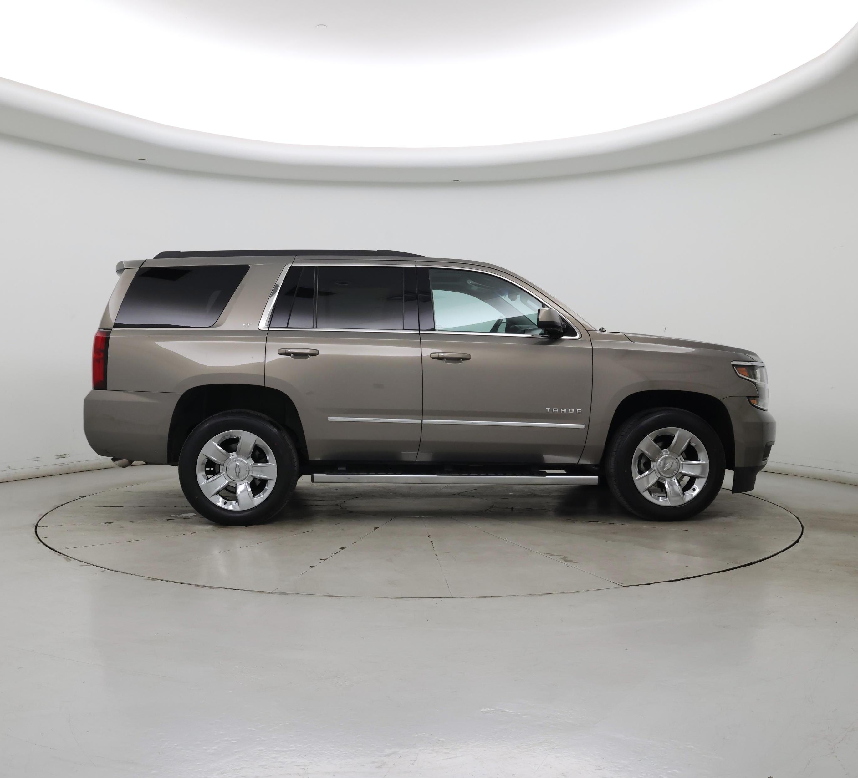 Thumbnail: 2019 Chevrolet Tahoe - 7