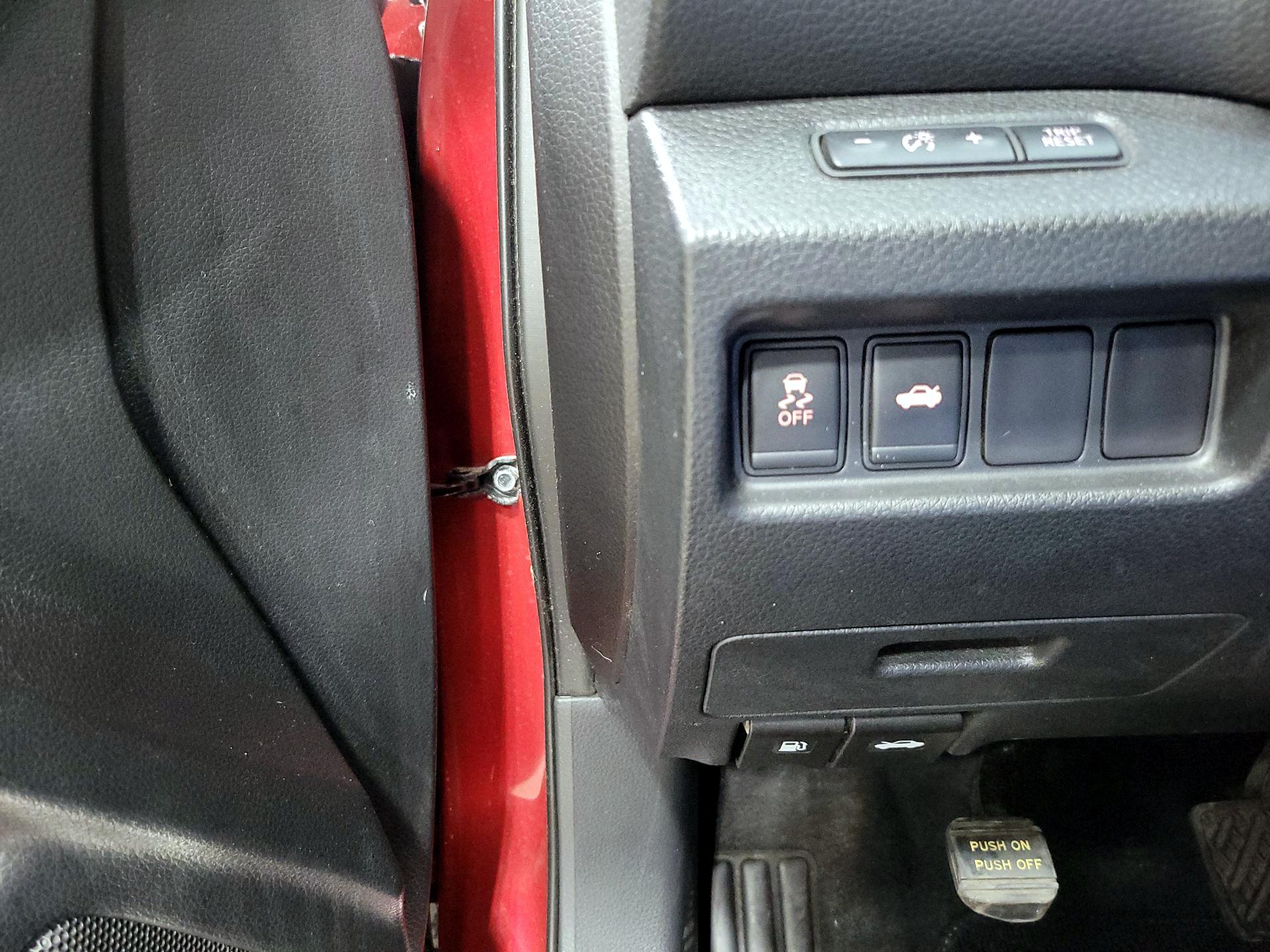 Thumbnail: 2014 Nissan Altima - 13