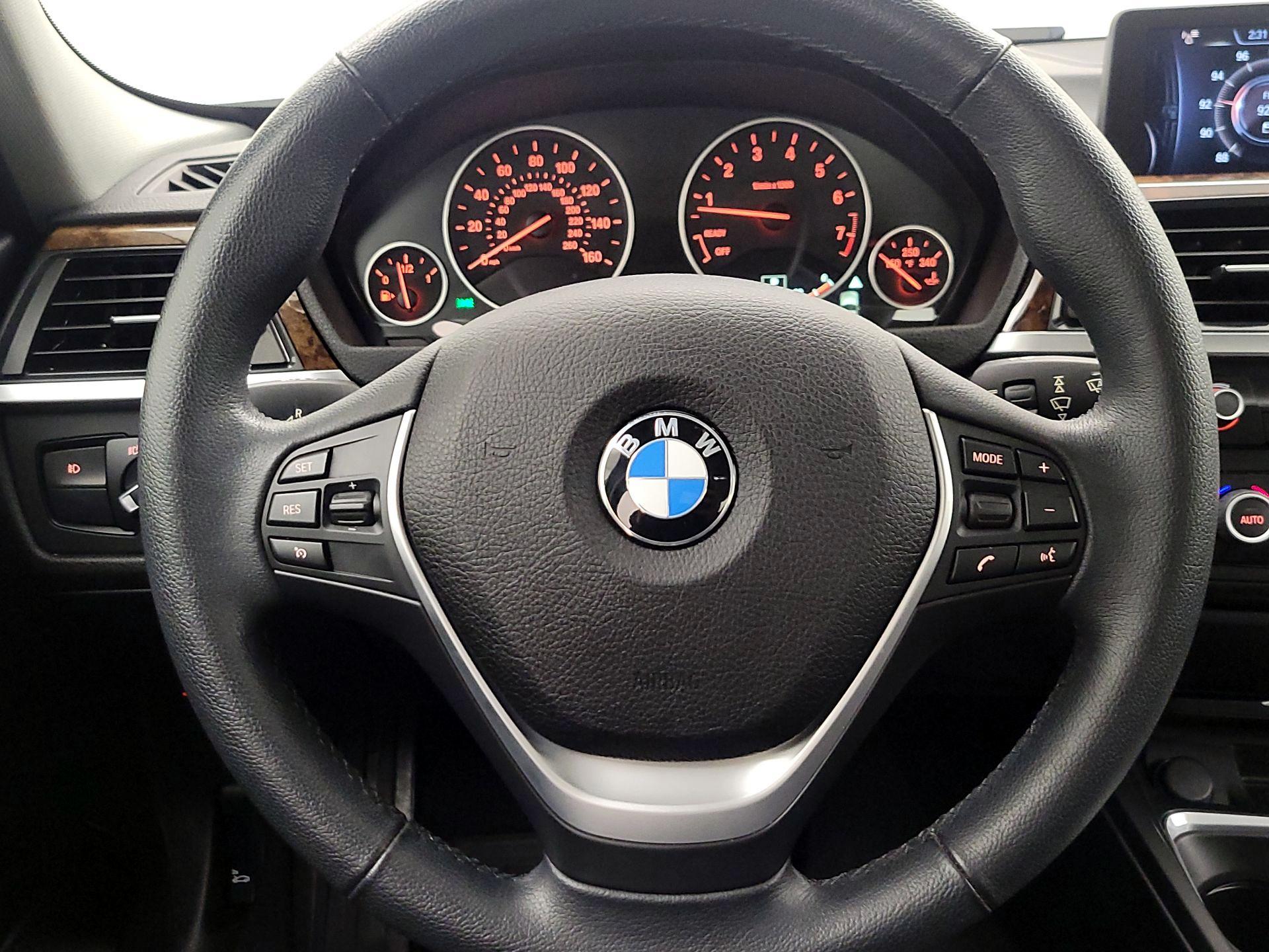 Thumbnail: 2015 BMW 3 Series - 10