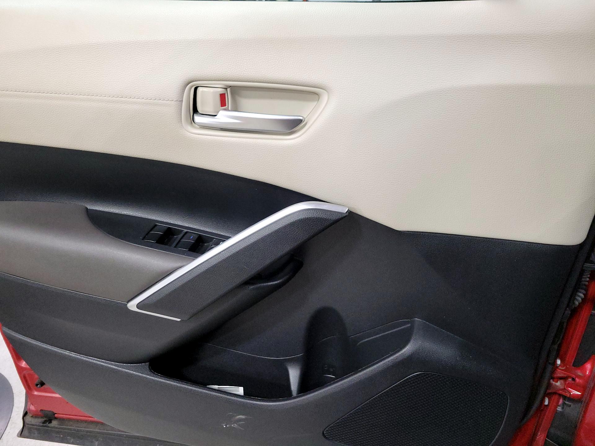 Thumbnail: 2022 Toyota Corolla Cross - 12