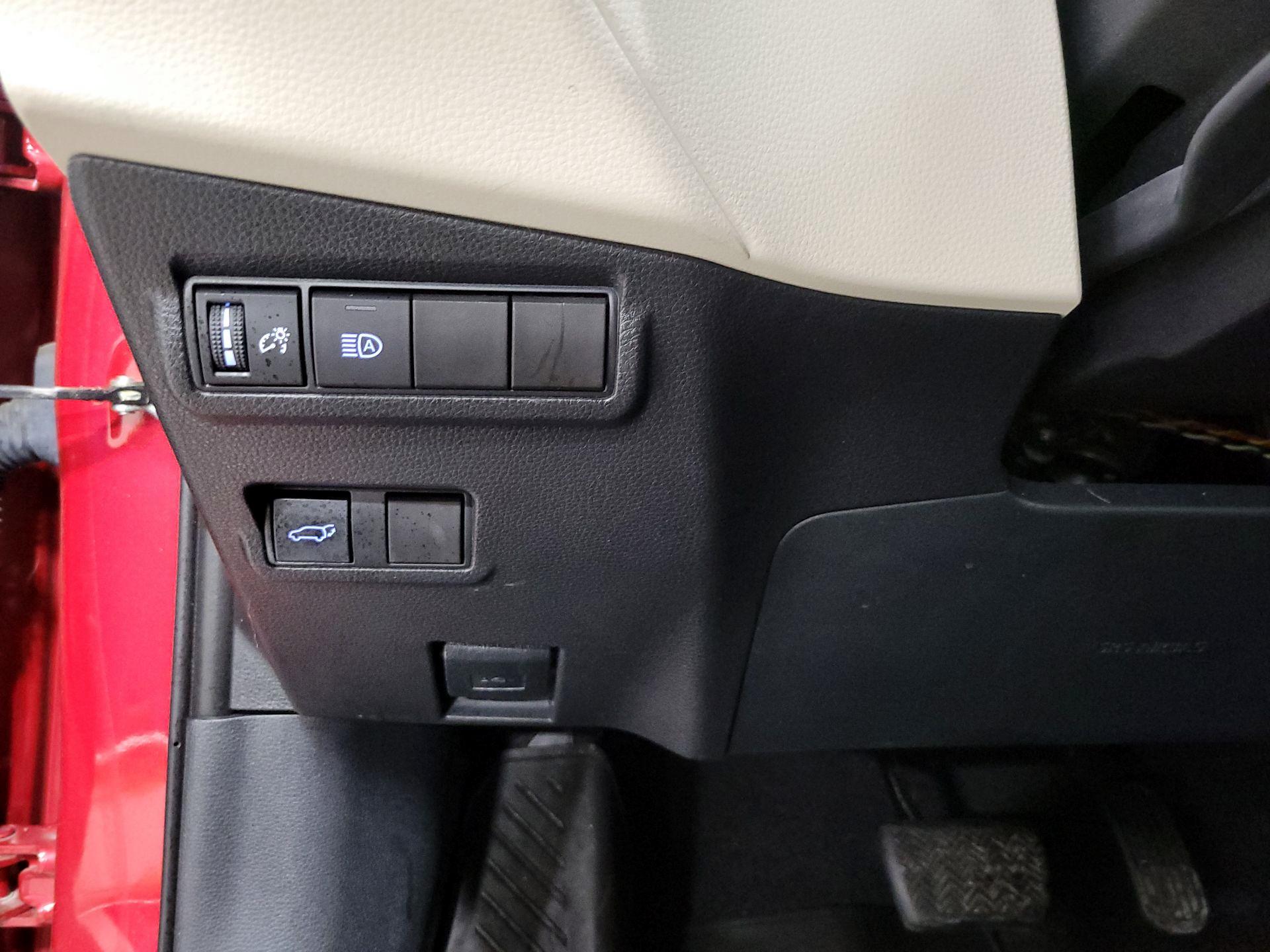 Thumbnail: 2022 Toyota Corolla Cross - 13