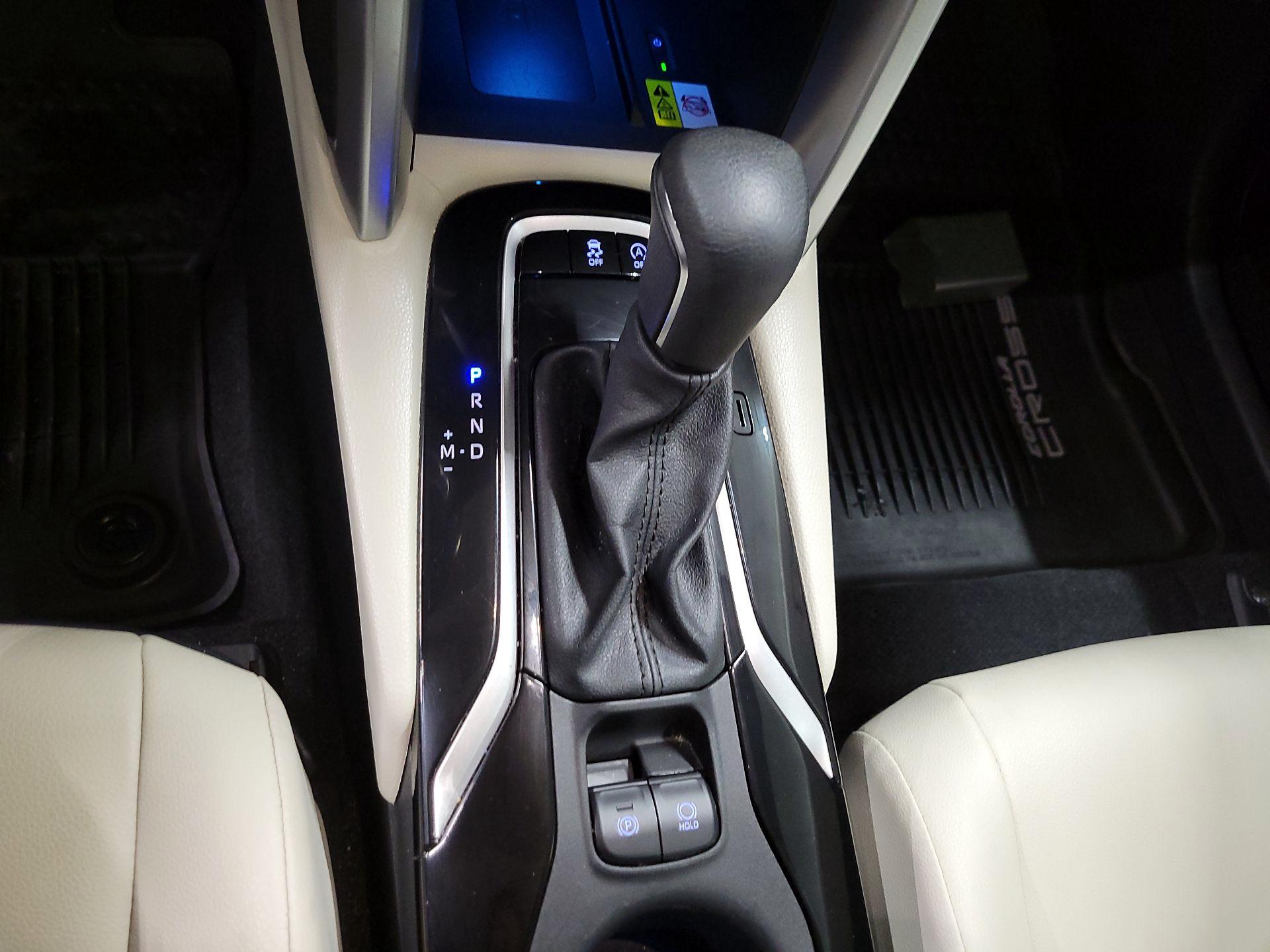 Thumbnail: 2022 Toyota Corolla Cross - 16