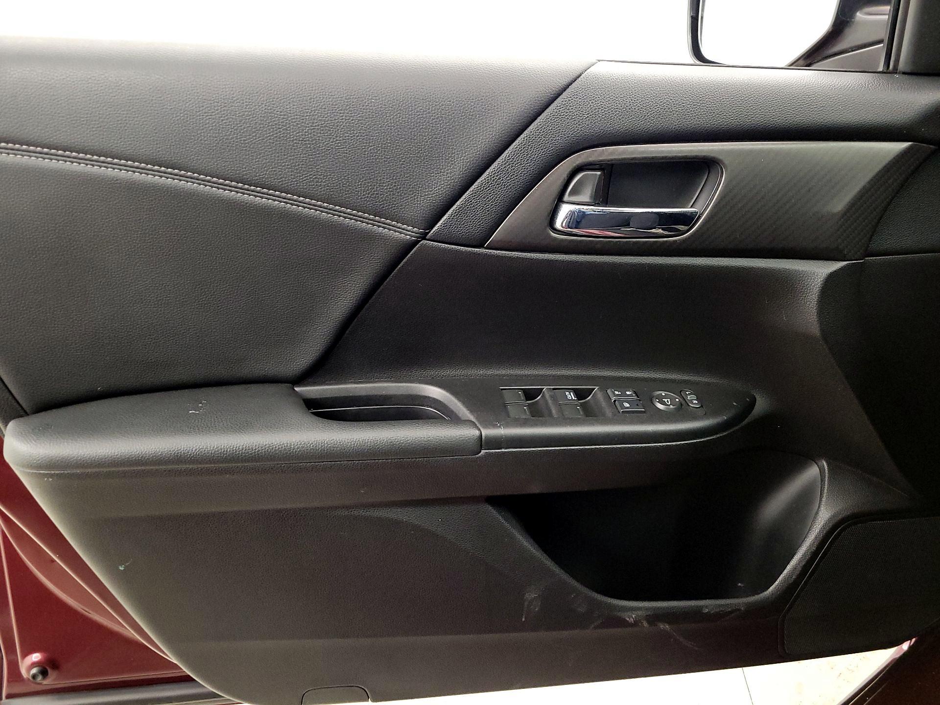 Thumbnail: 2016 Honda Accord - 12