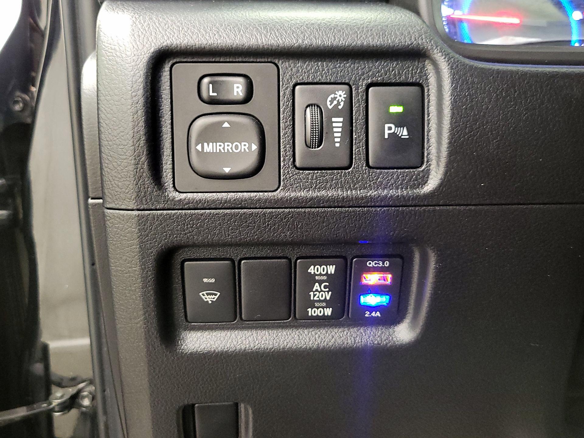 Thumbnail: 2016 Toyota 4Runner - 13