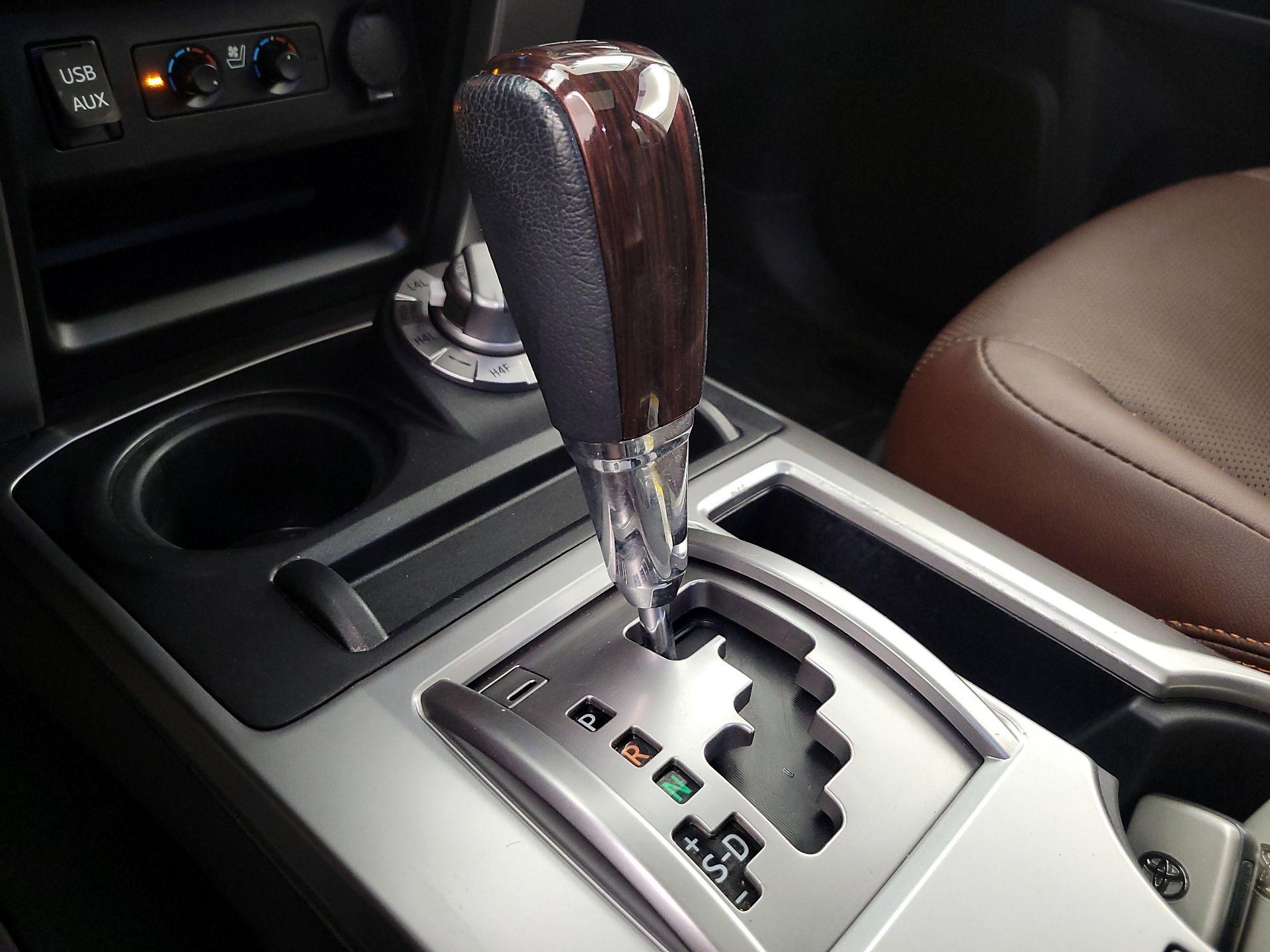 Thumbnail: 2016 Toyota 4Runner - 18