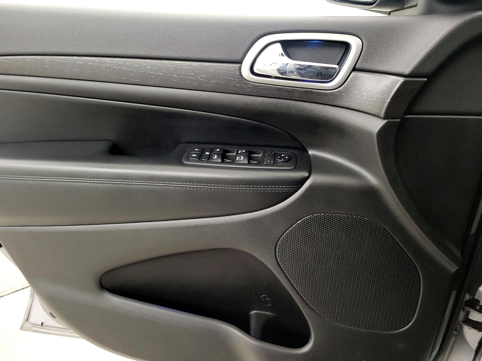 Thumbnail: 2018 Jeep Grand Cherokee - 12