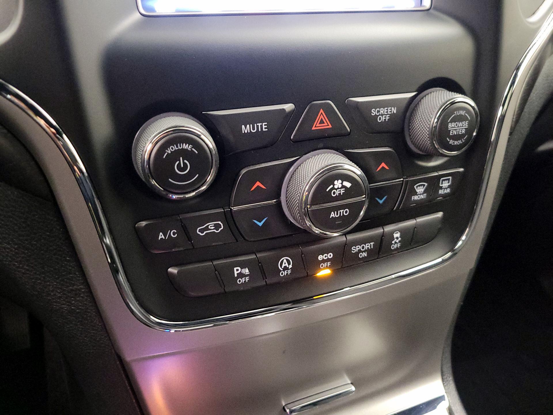 Thumbnail: 2018 Jeep Grand Cherokee - 16