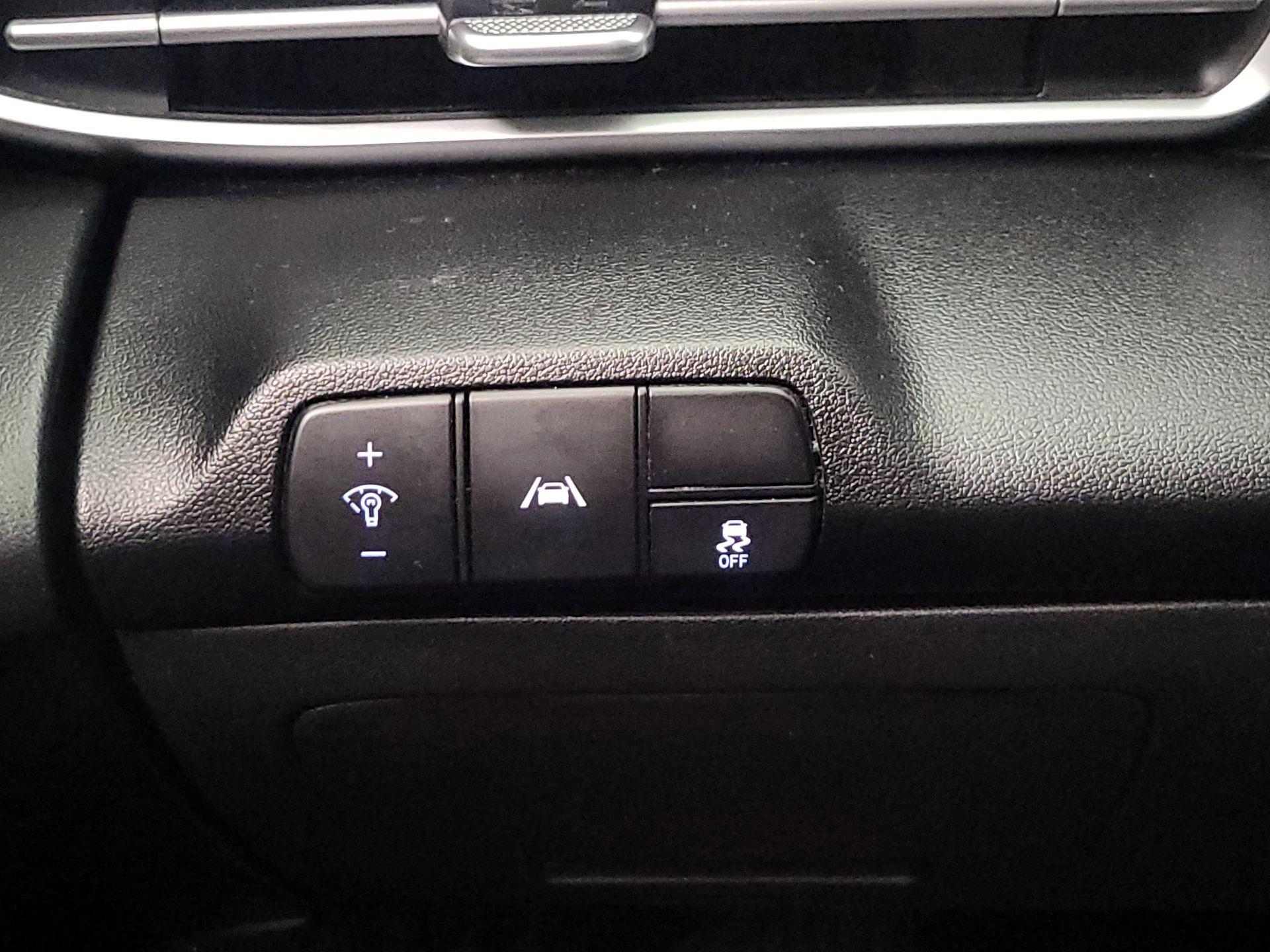 Thumbnail: 2022 Hyundai Elantra - 13