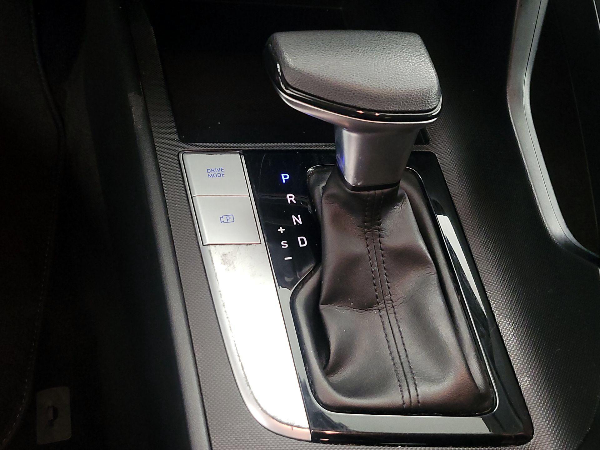 Thumbnail: 2022 Hyundai Elantra - 16