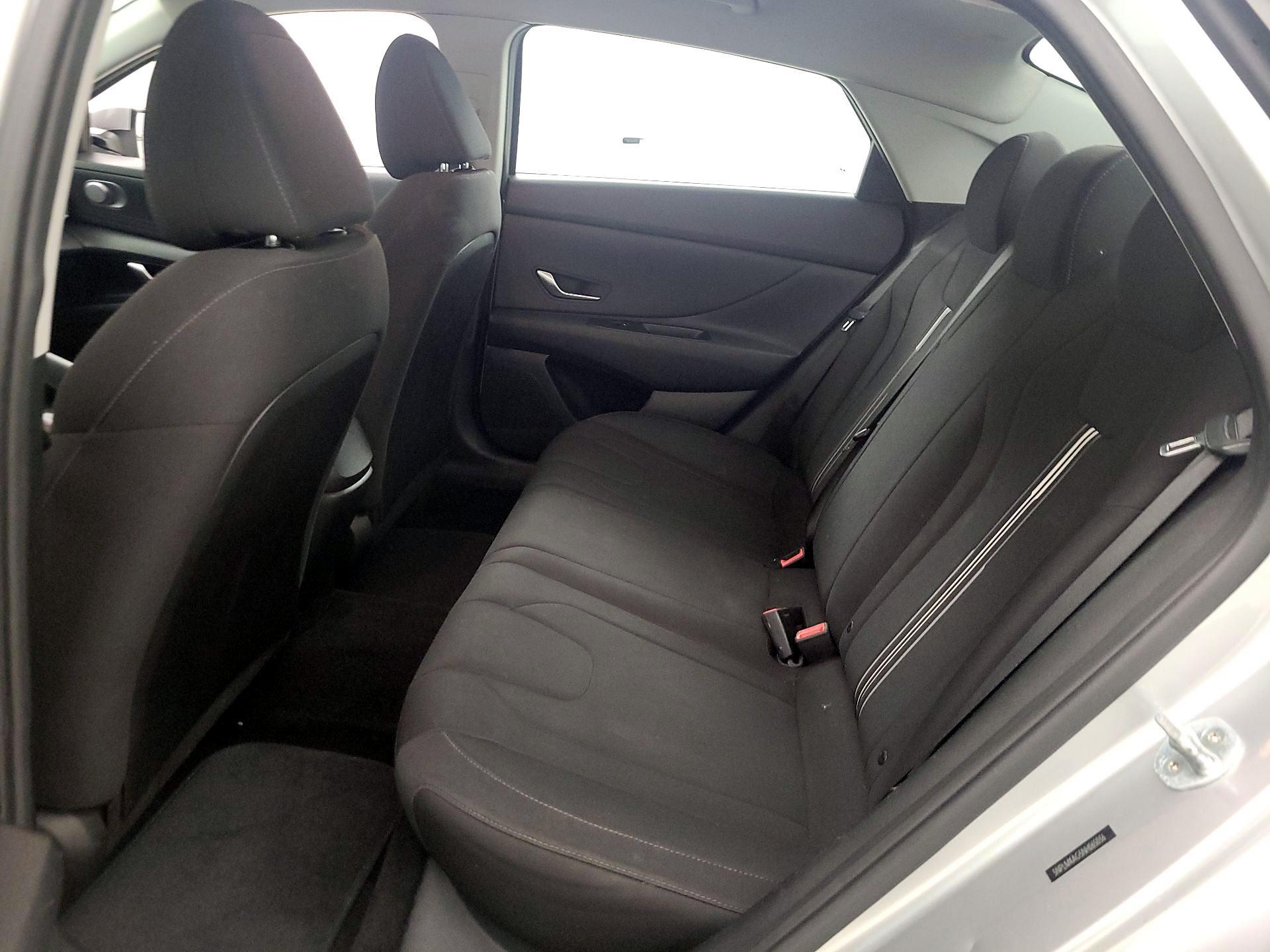 Thumbnail: 2022 Hyundai Elantra - 18