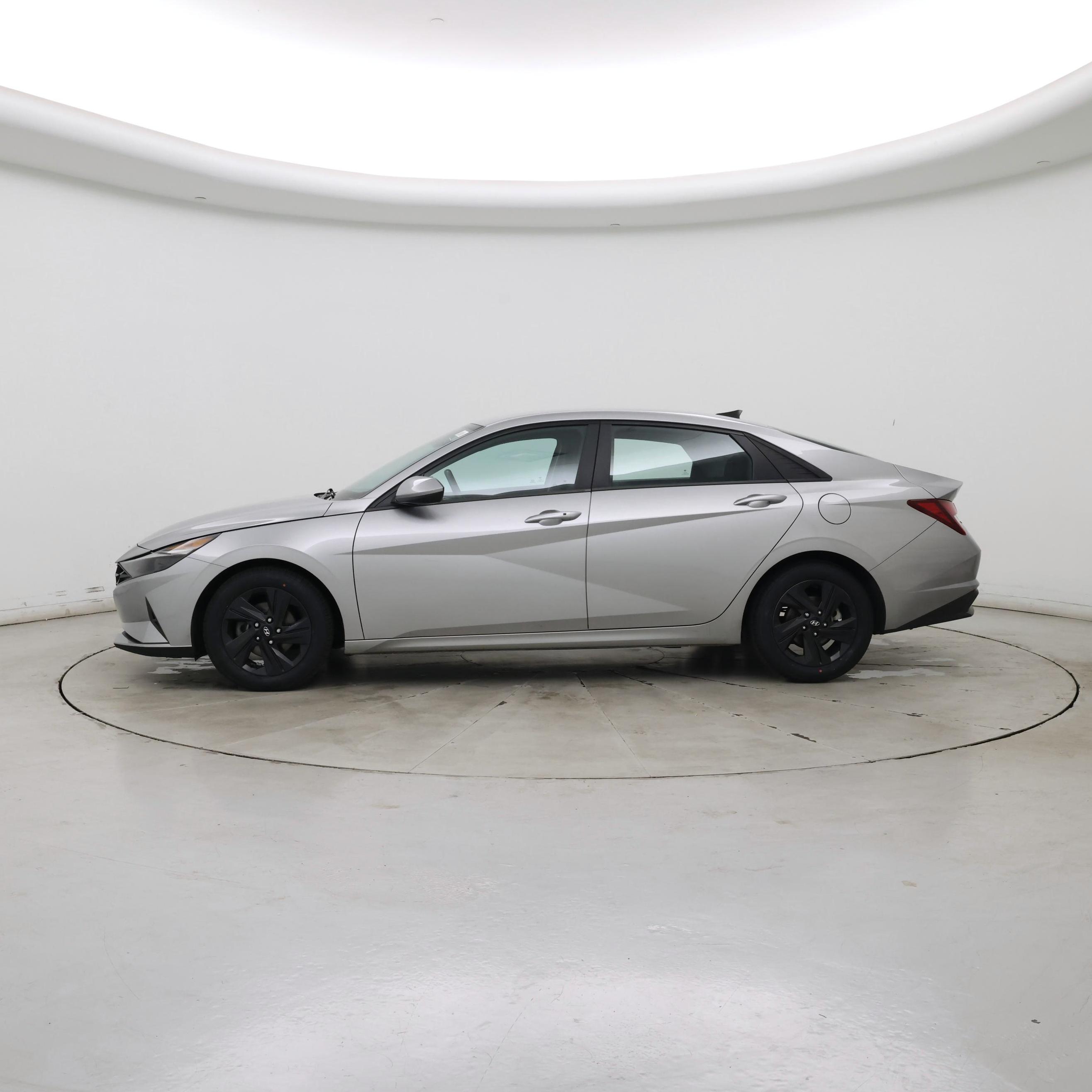 Thumbnail: 2022 Hyundai Elantra - 3