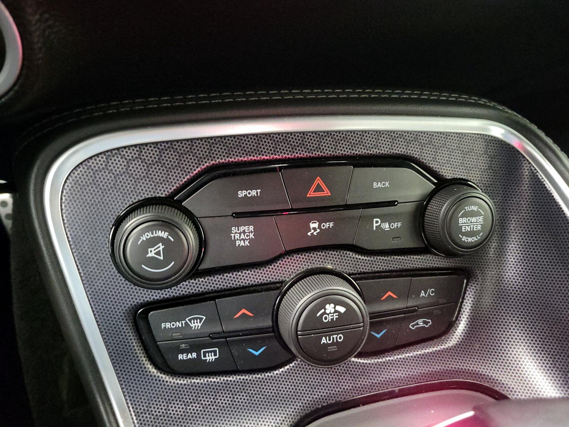 Thumbnail: 2015 Dodge Challenger - 17