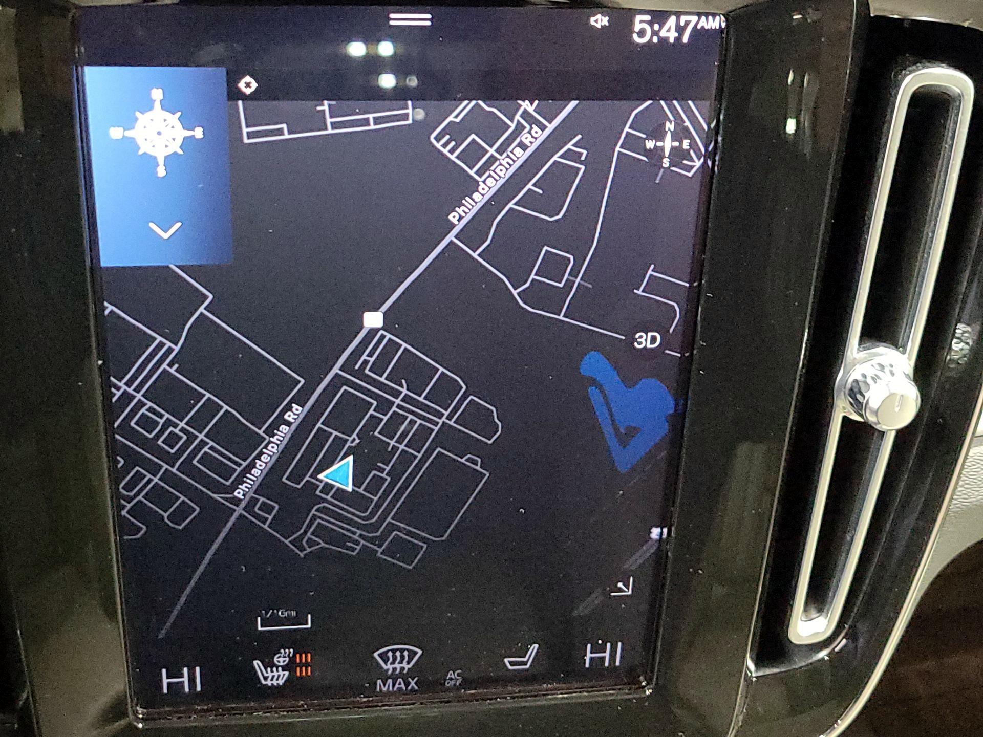 Thumbnail: 2021 Volvo XC40 - 14