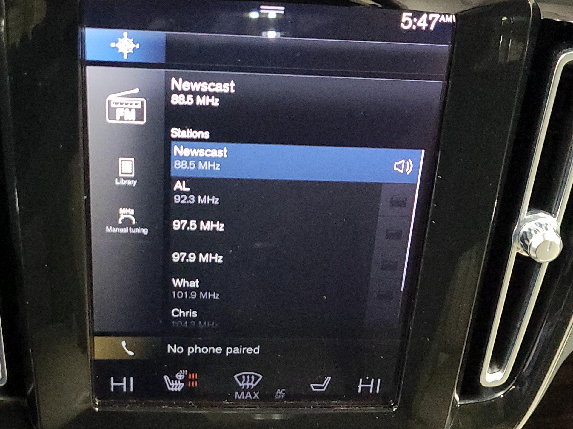 Thumbnail: 2021 Volvo XC40 - 16