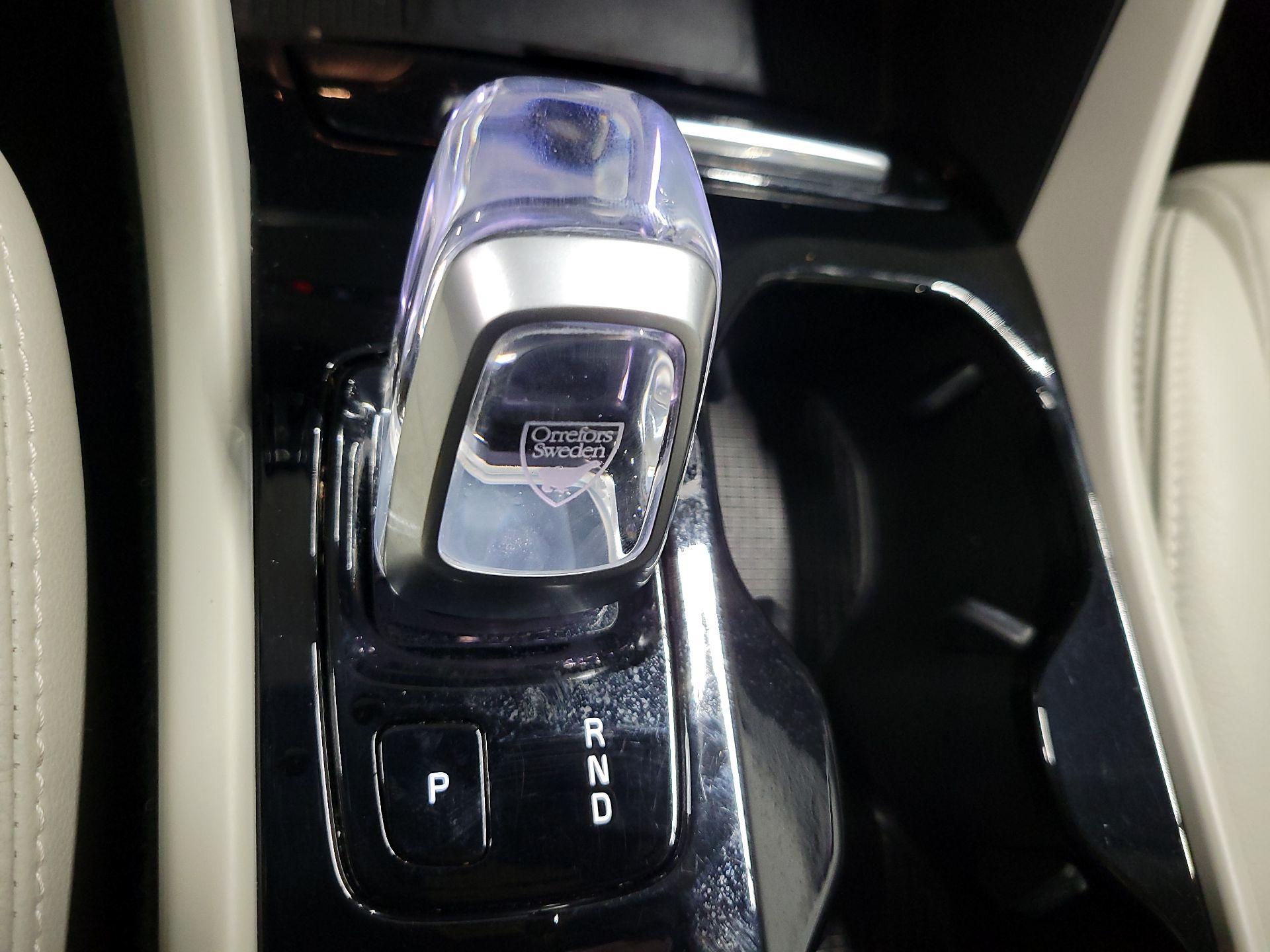 Thumbnail: 2021 Volvo XC40 - 18