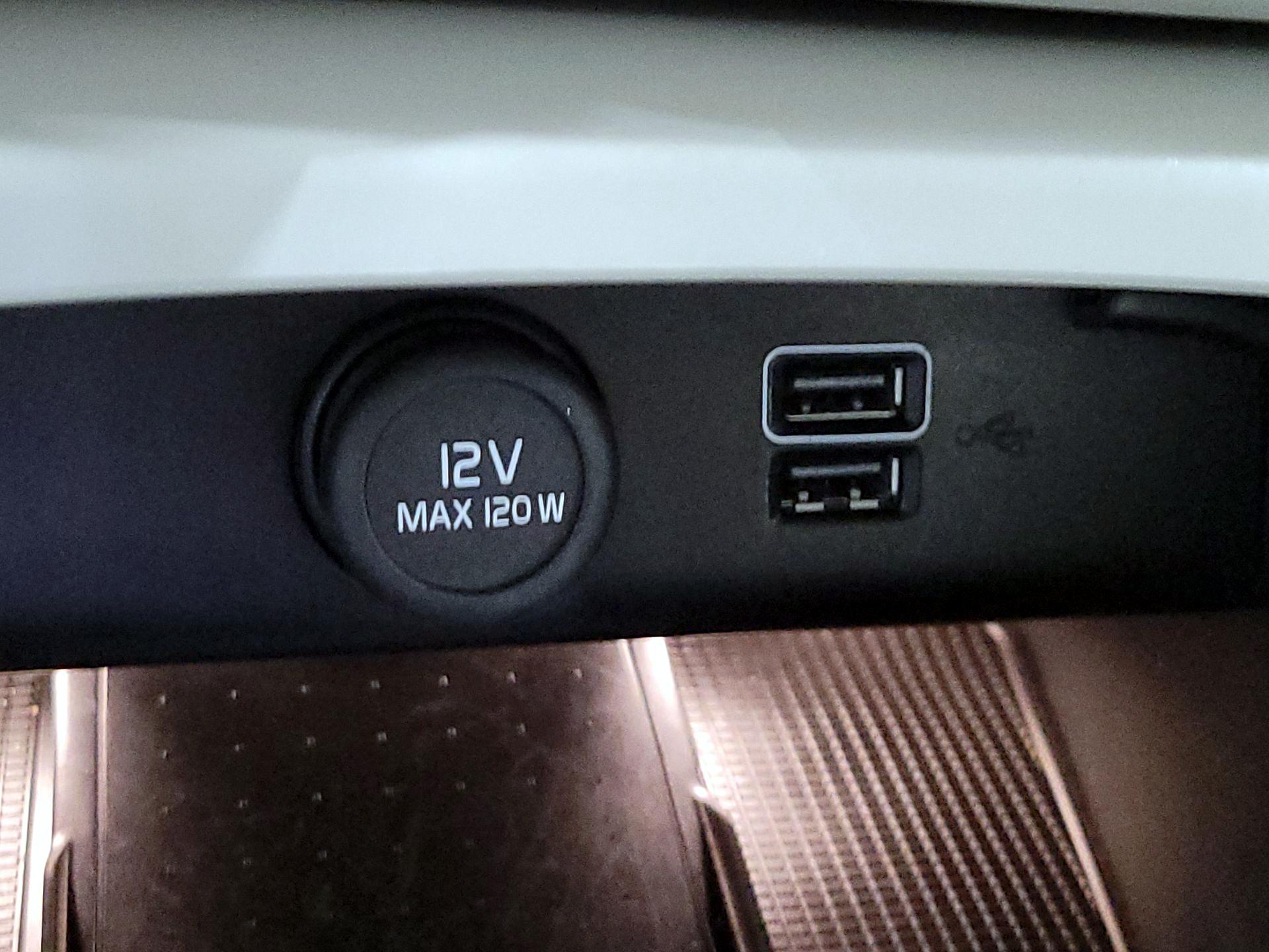 Thumbnail: 2021 Volvo XC40 - 19