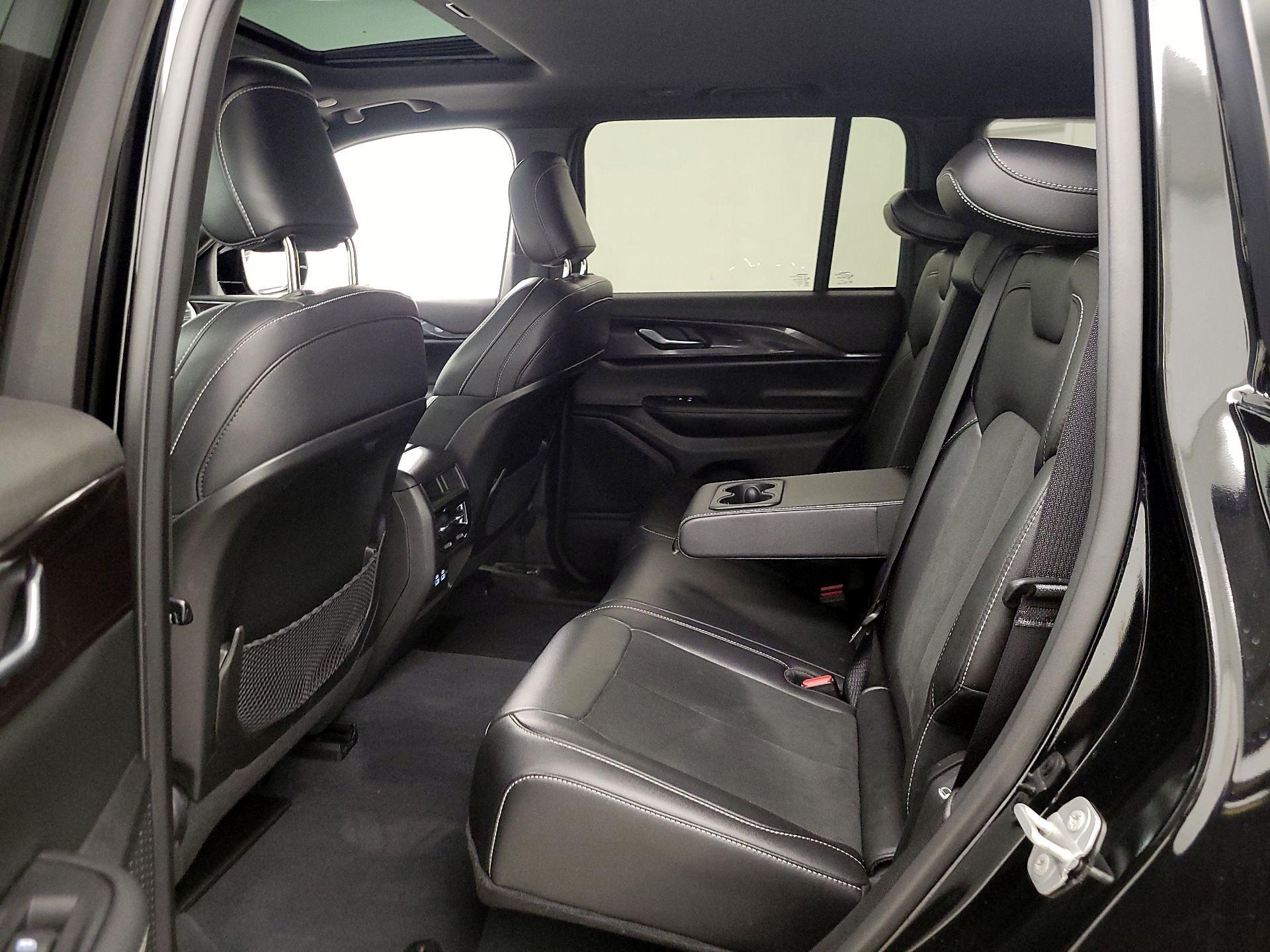 Thumbnail: 2023 Jeep Grand Cherokee - 20