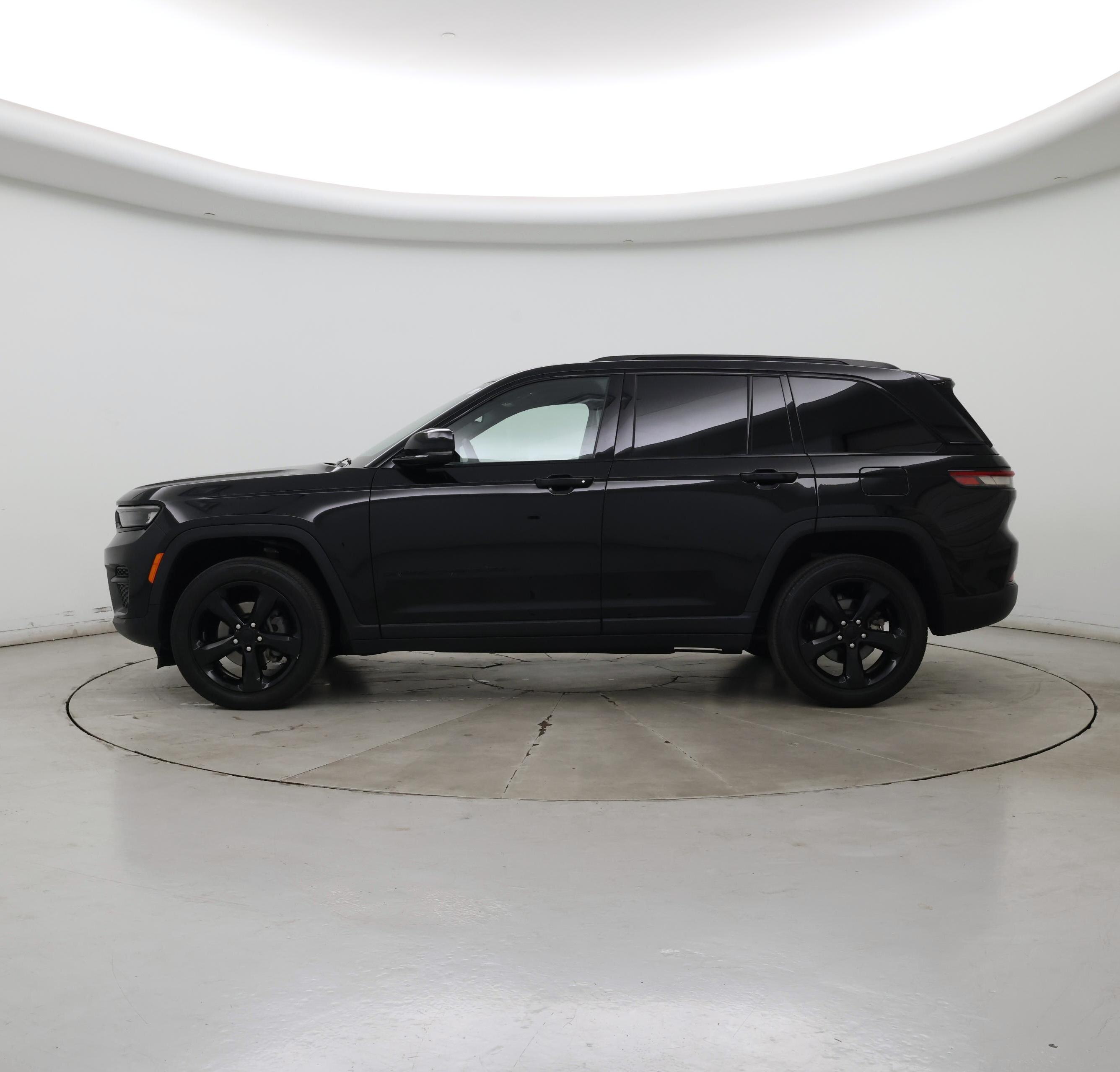 Thumbnail: 2023 Jeep Grand Cherokee - 3