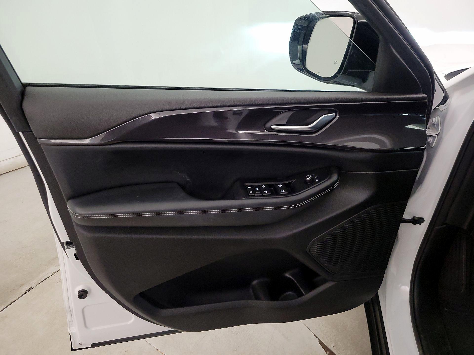 Thumbnail: 2023 Jeep Grand Cherokee - 12