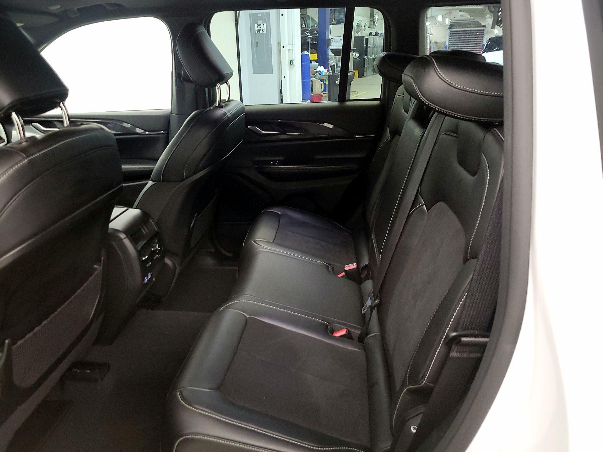 Thumbnail: 2023 Jeep Grand Cherokee - 20