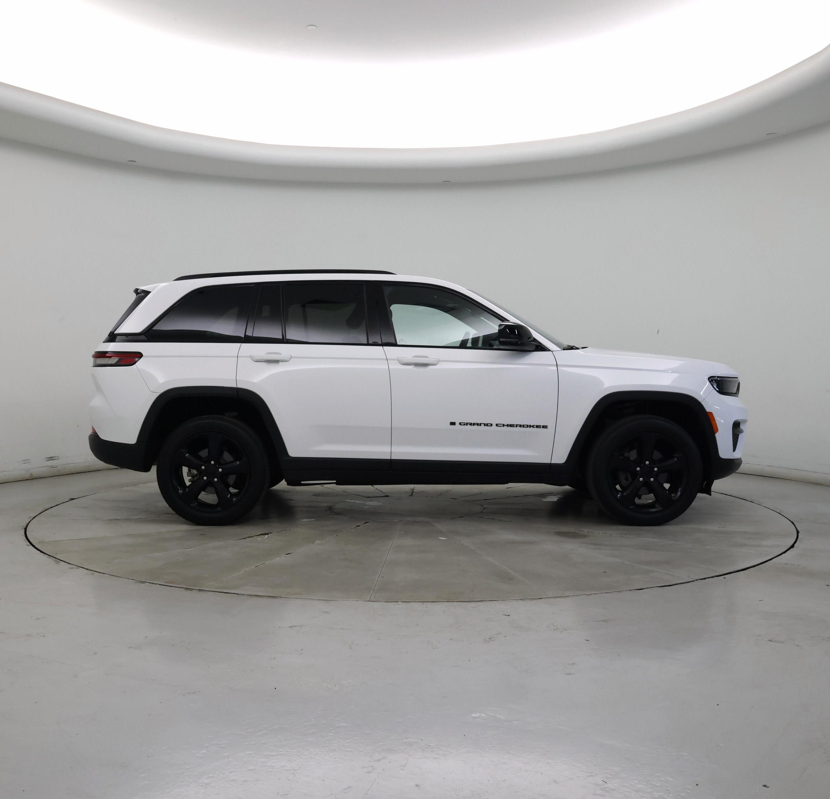 Thumbnail: 2023 Jeep Grand Cherokee - 7