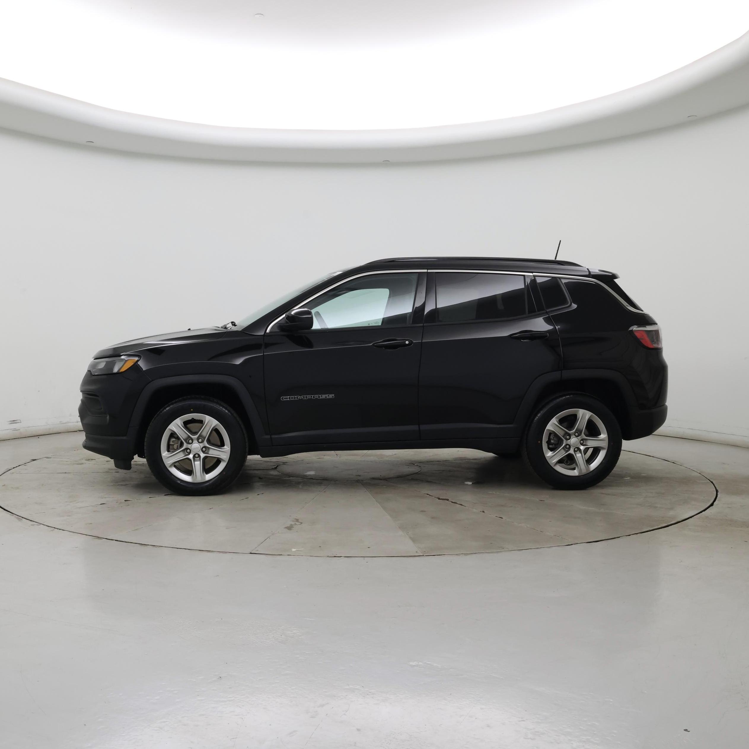 Thumbnail: 2023 Jeep Compass - 3