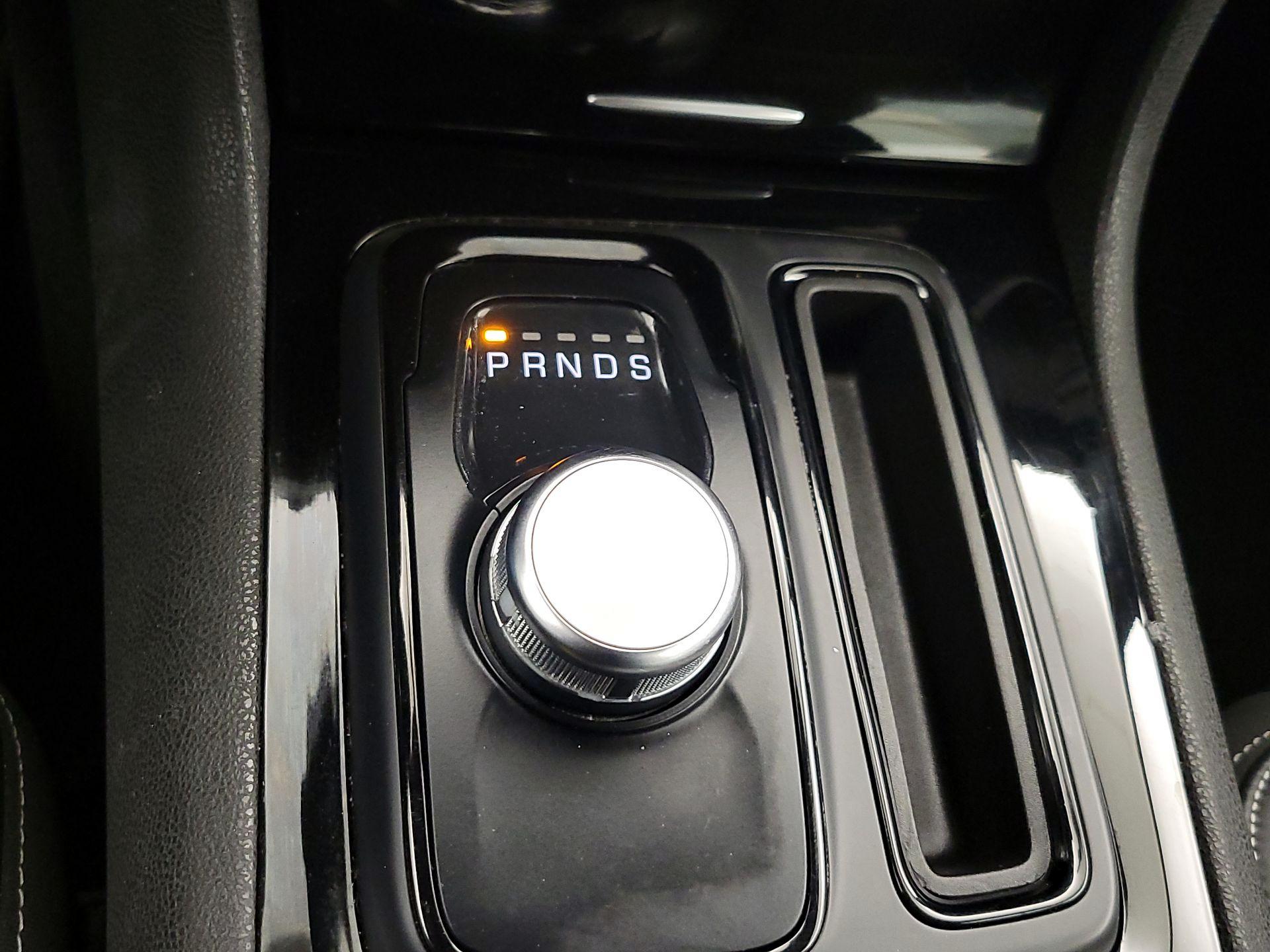 Thumbnail: 2023 Chrysler 300 - 18