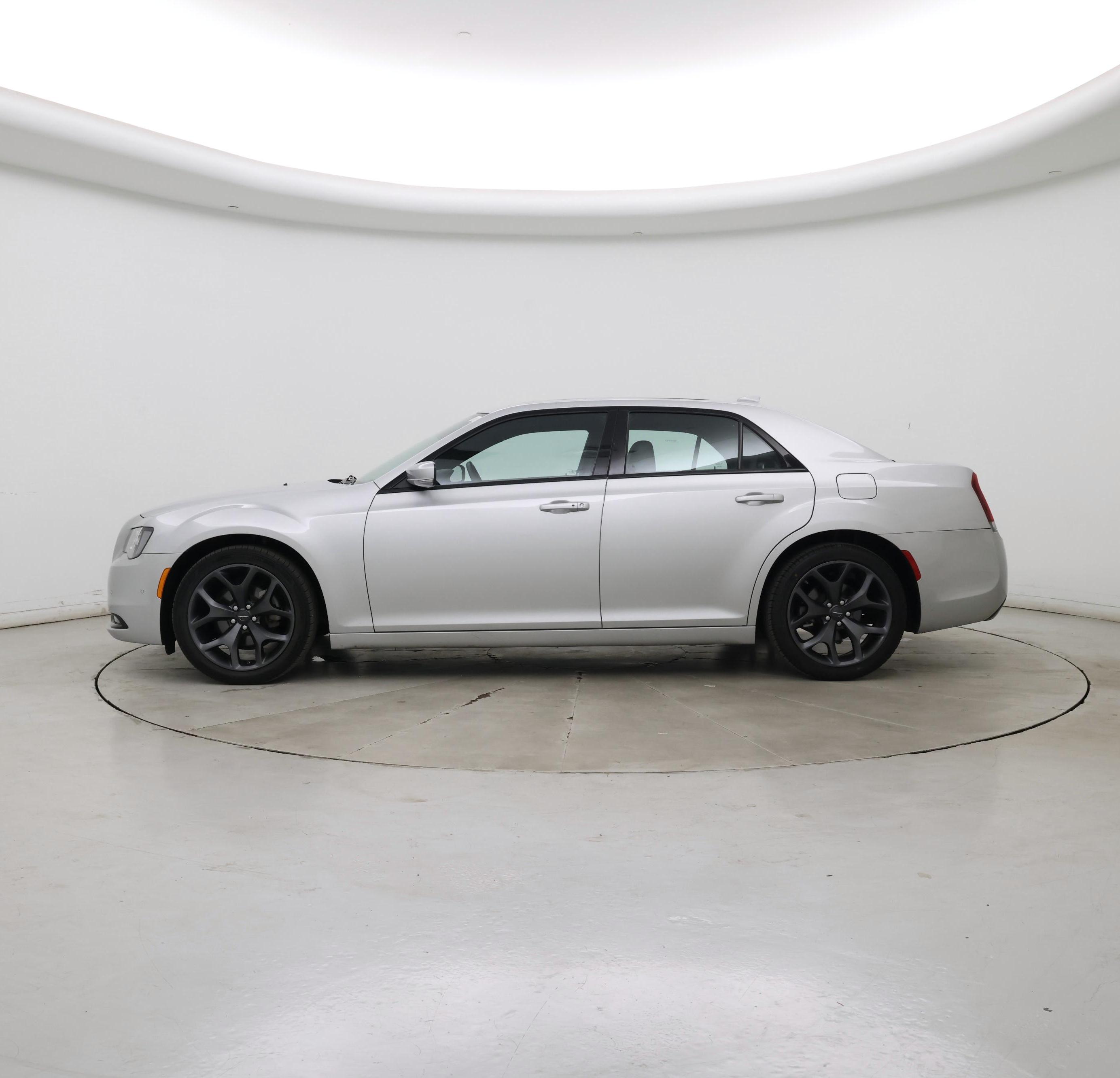 Thumbnail: 2023 Chrysler 300 - 3