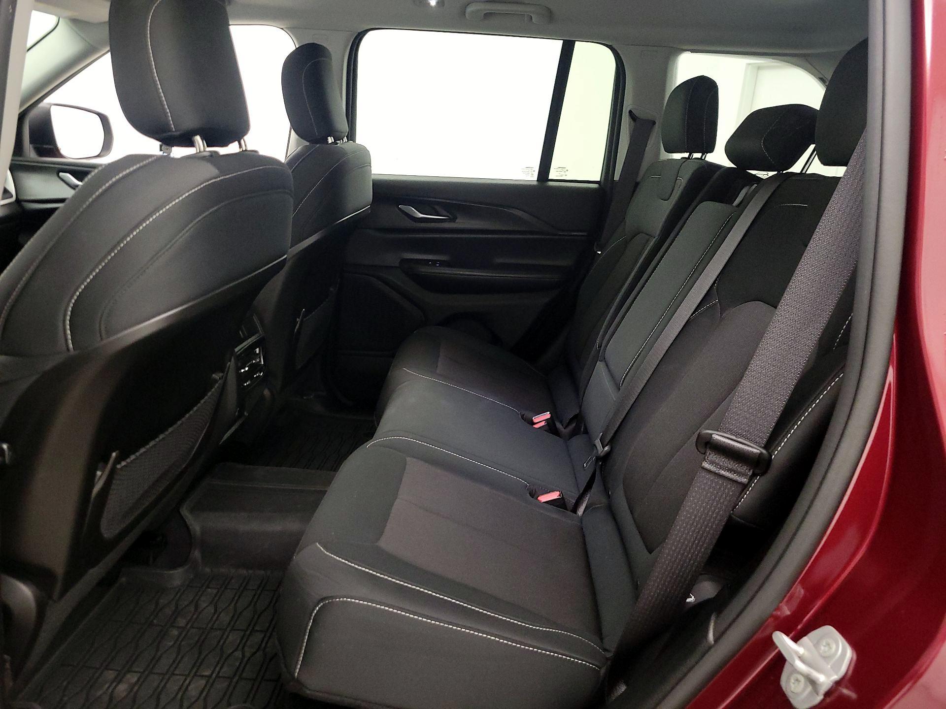 Thumbnail: 2023 Jeep Grand Cherokee - 19