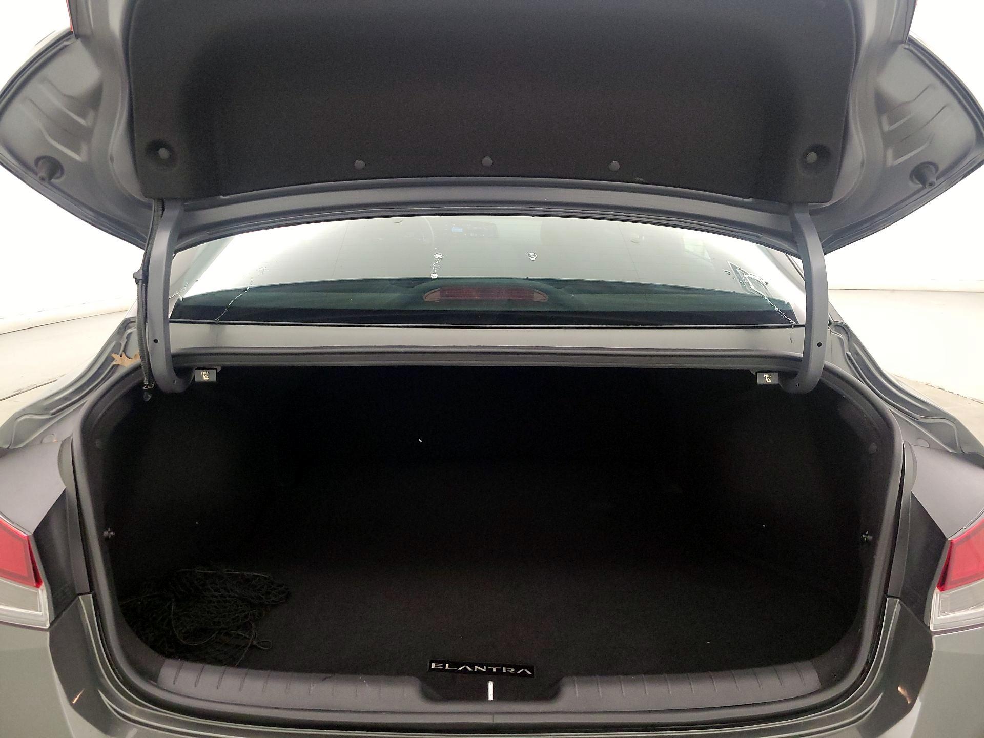 Thumbnail: 2025 Hyundai Elantra - 20