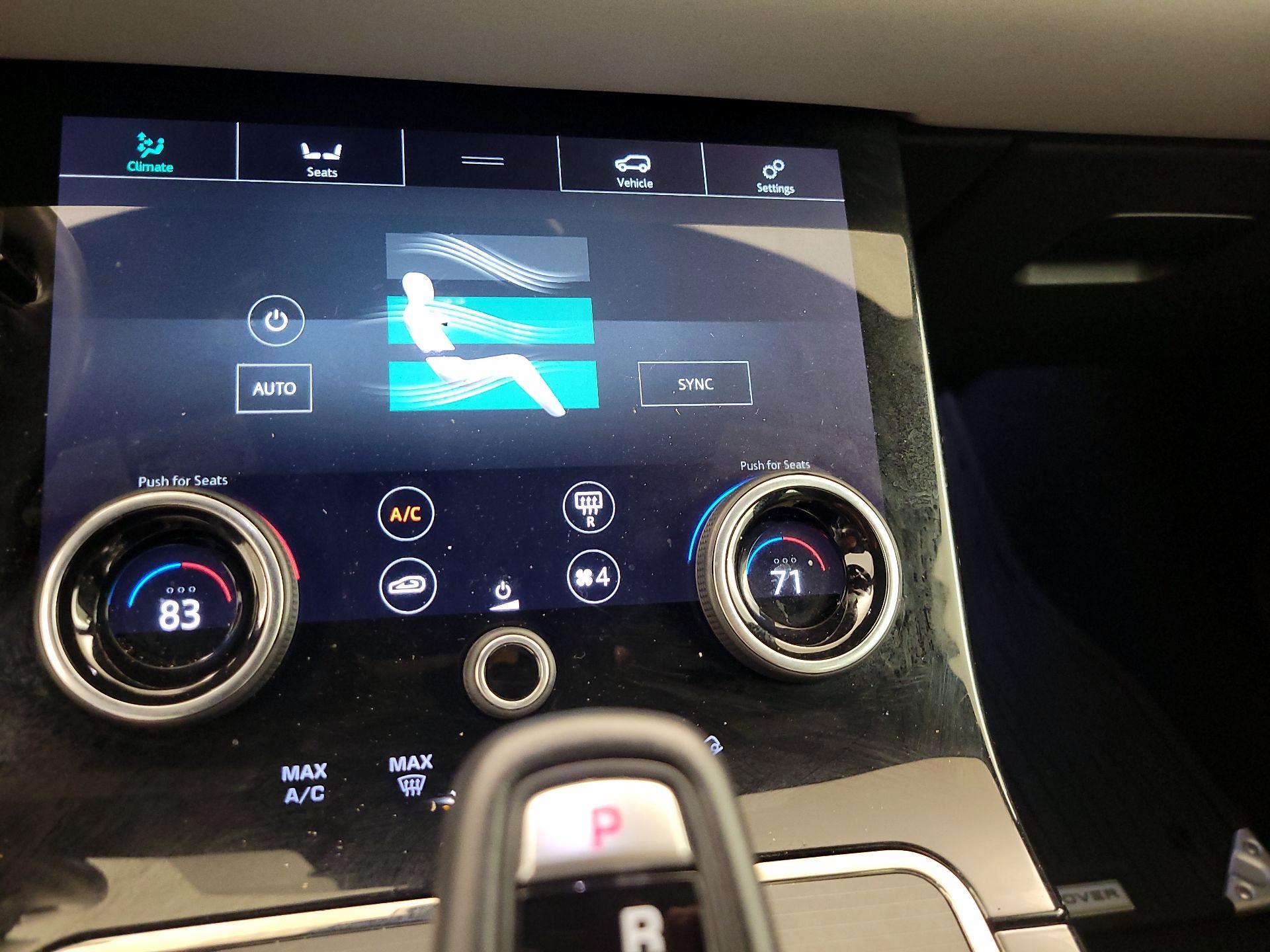 Thumbnail: 2020 Land Rover Range Rover Evoque - 17