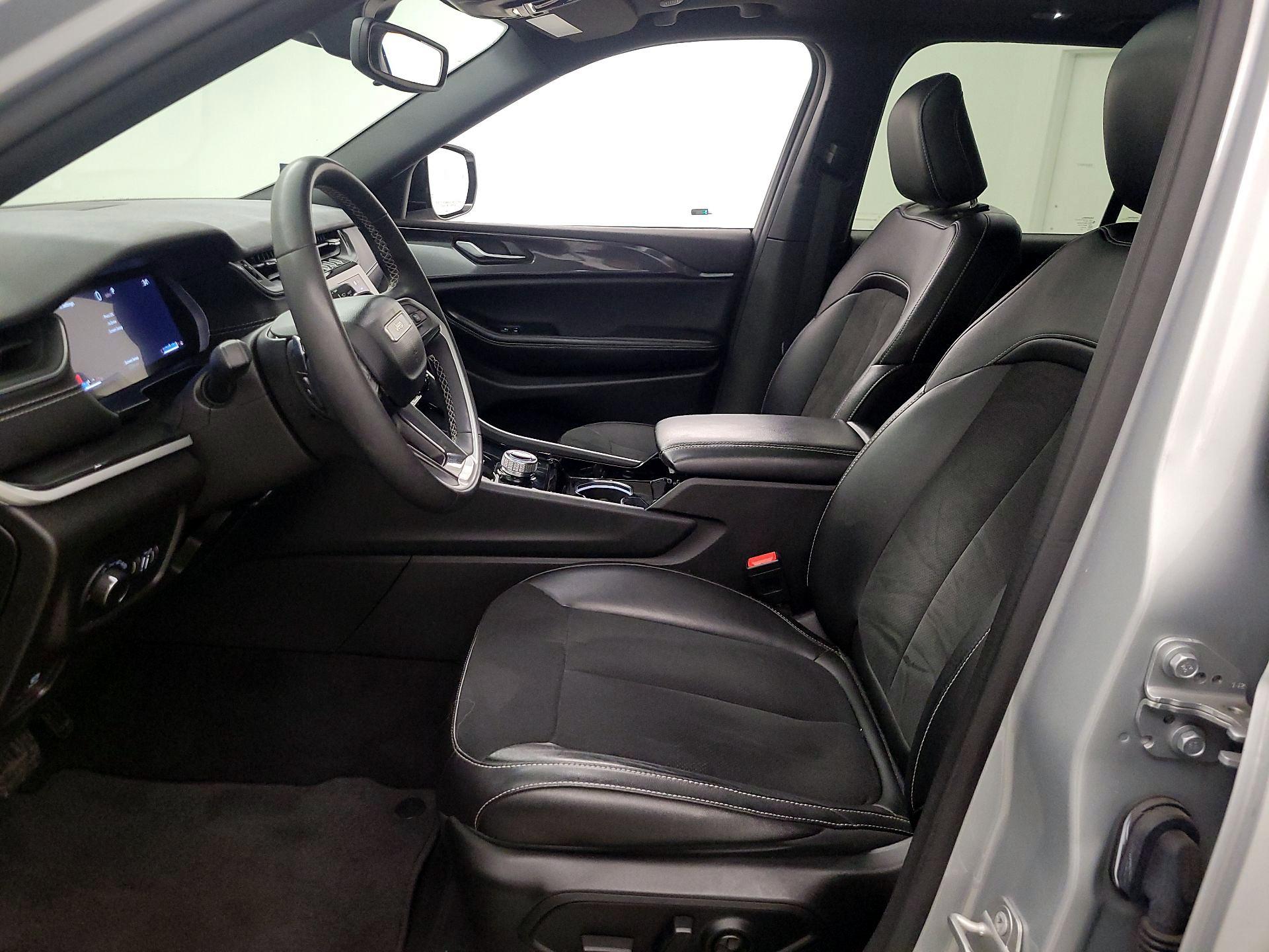 Thumbnail: 2023 Jeep Grand Cherokee - 11