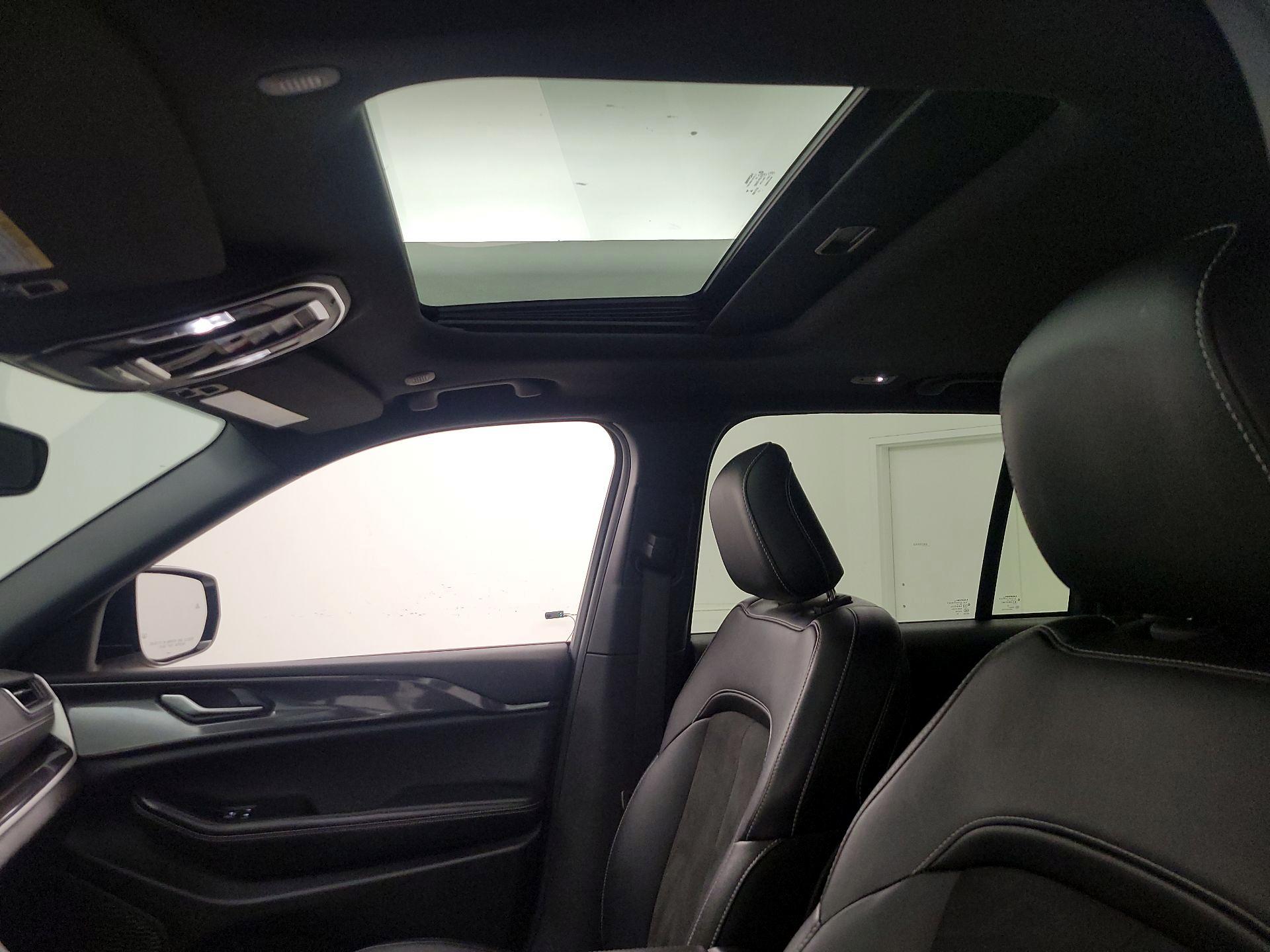 Thumbnail: 2023 Jeep Grand Cherokee - 19