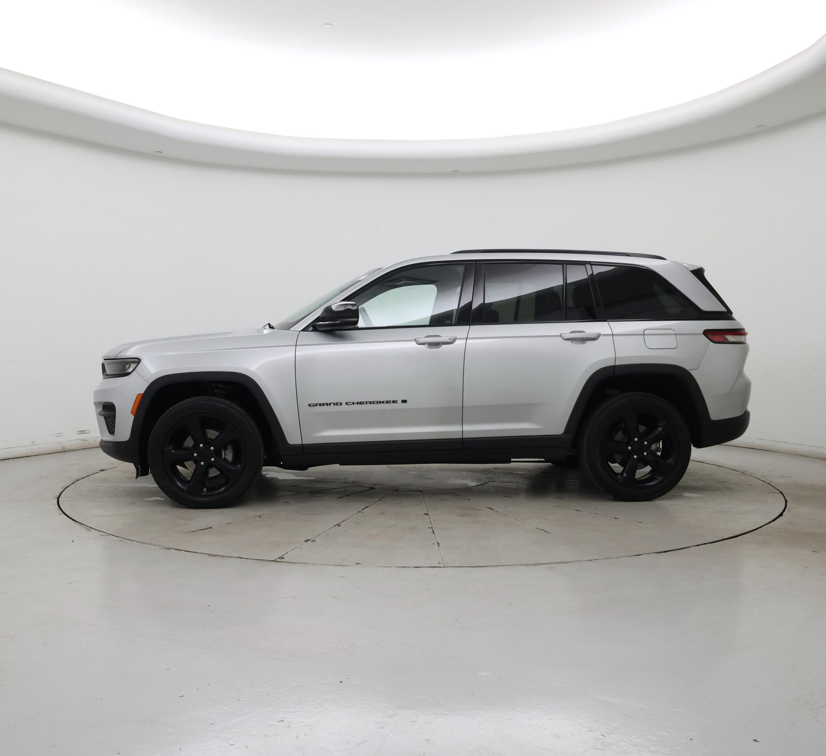 Thumbnail: 2023 Jeep Grand Cherokee - 3