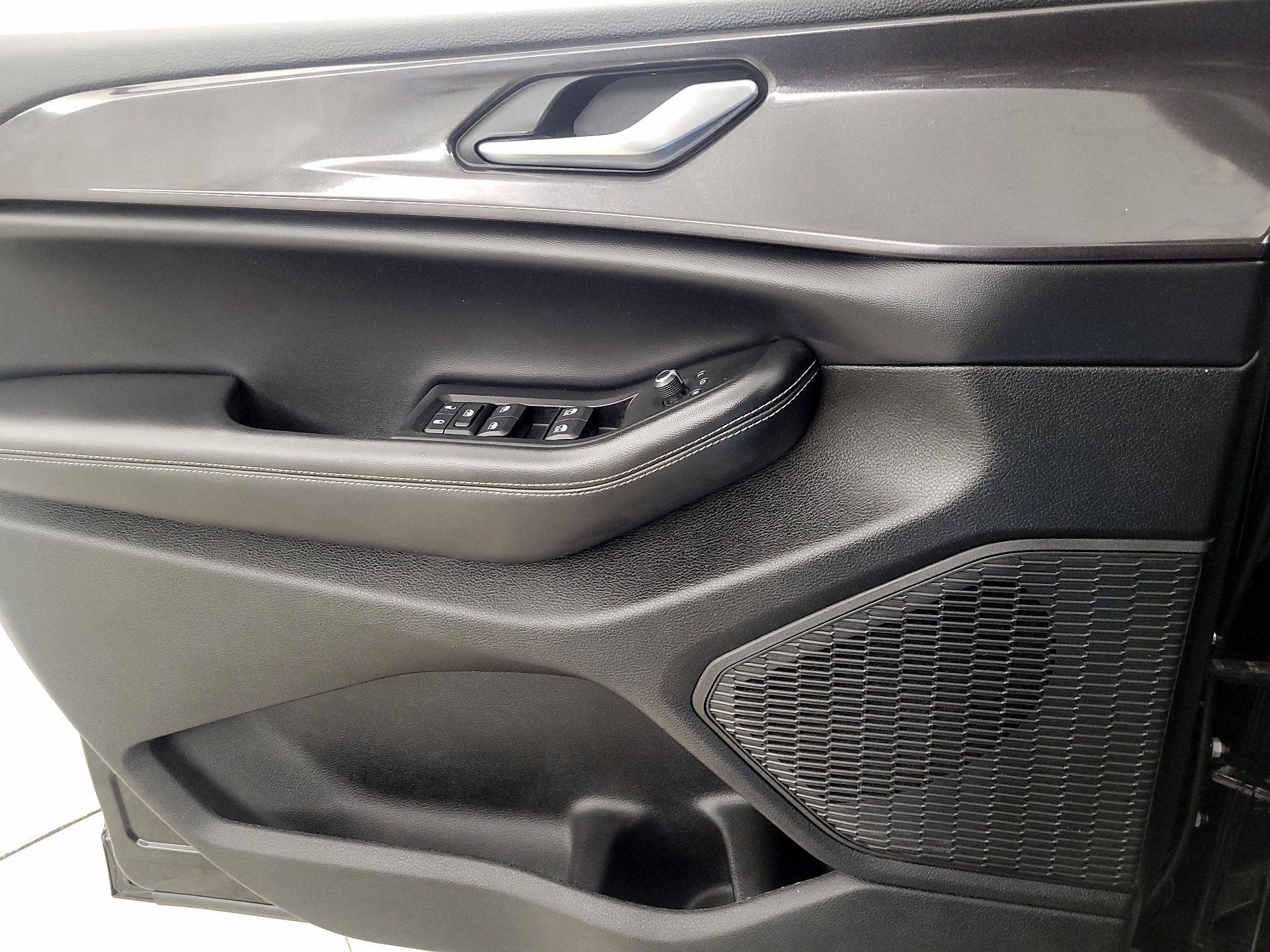 Thumbnail: 2023 Jeep Grand Cherokee L - 12