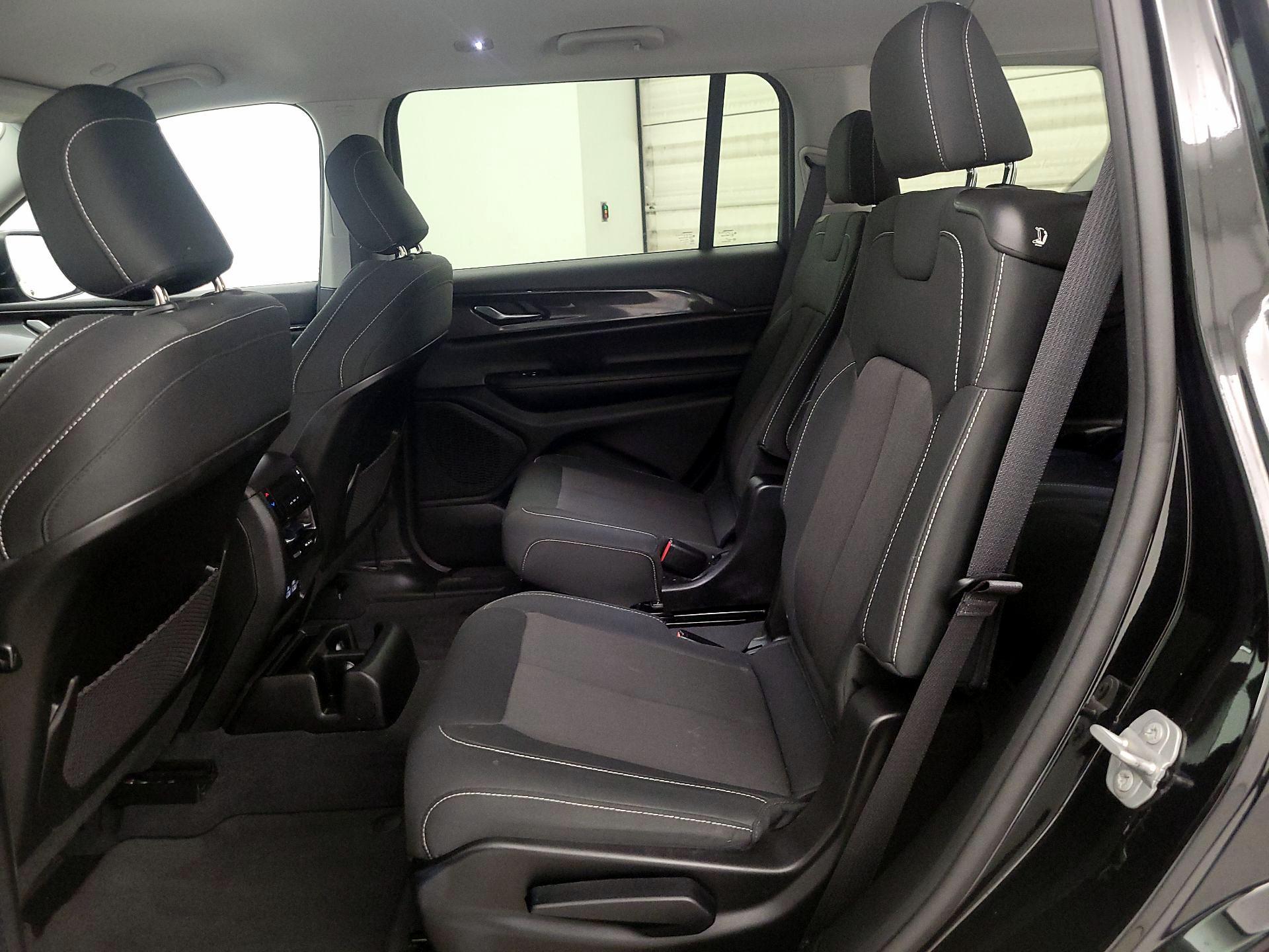 Thumbnail: 2023 Jeep Grand Cherokee L - 19