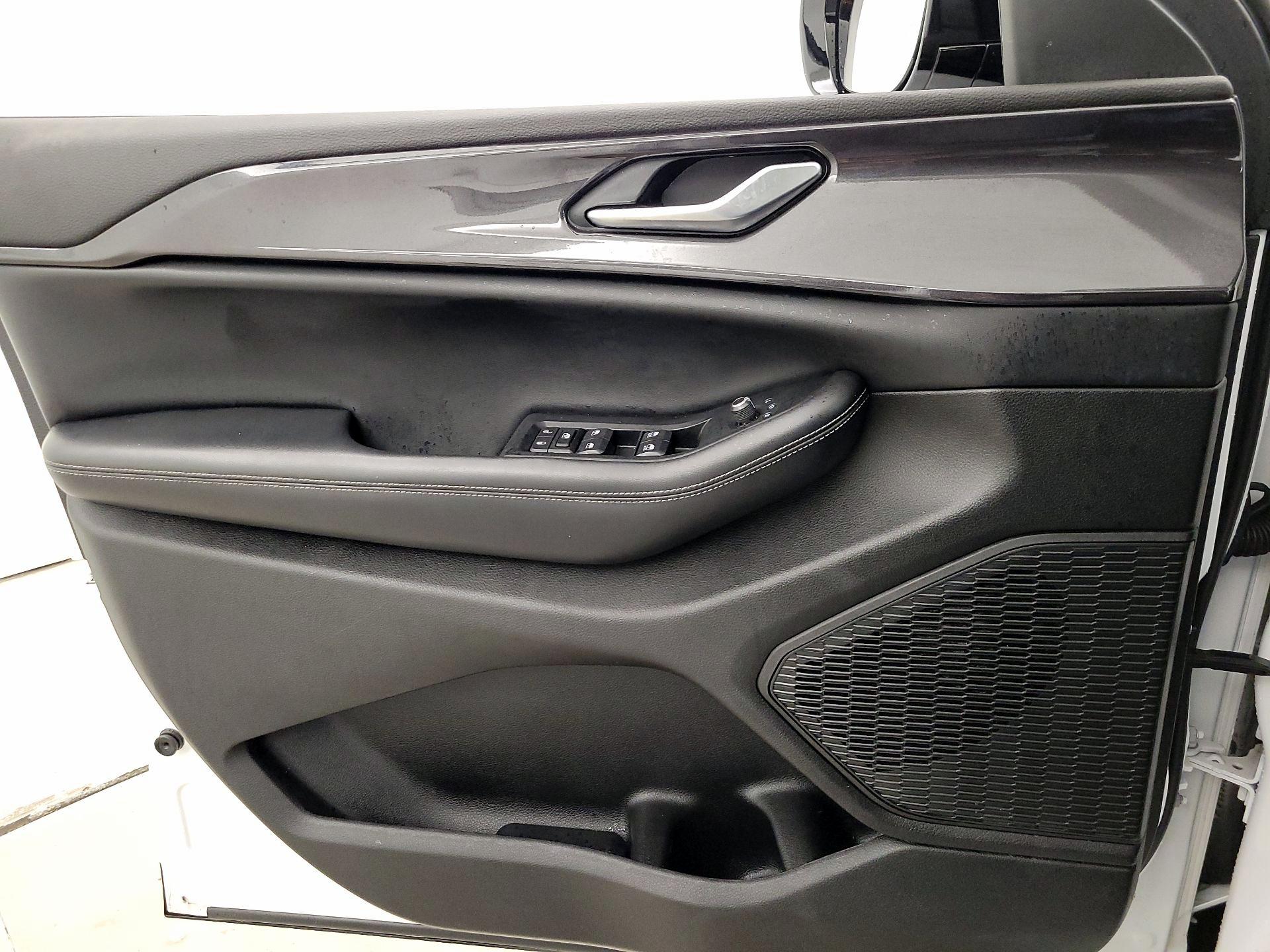 Thumbnail: 2023 Jeep Grand Cherokee - 12