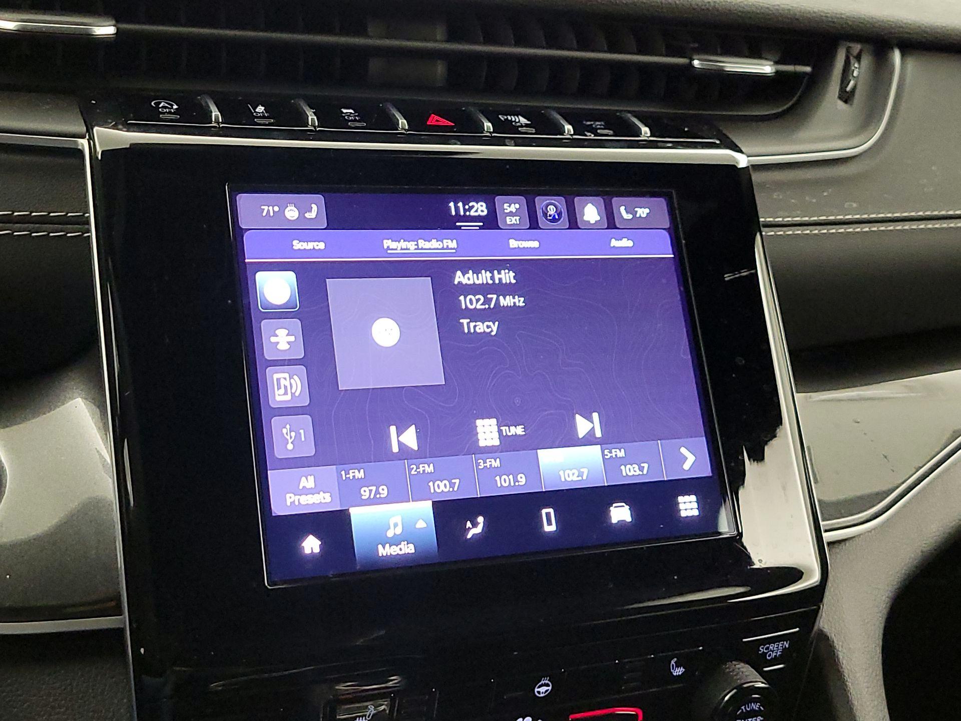 Thumbnail: 2023 Jeep Grand Cherokee - 15