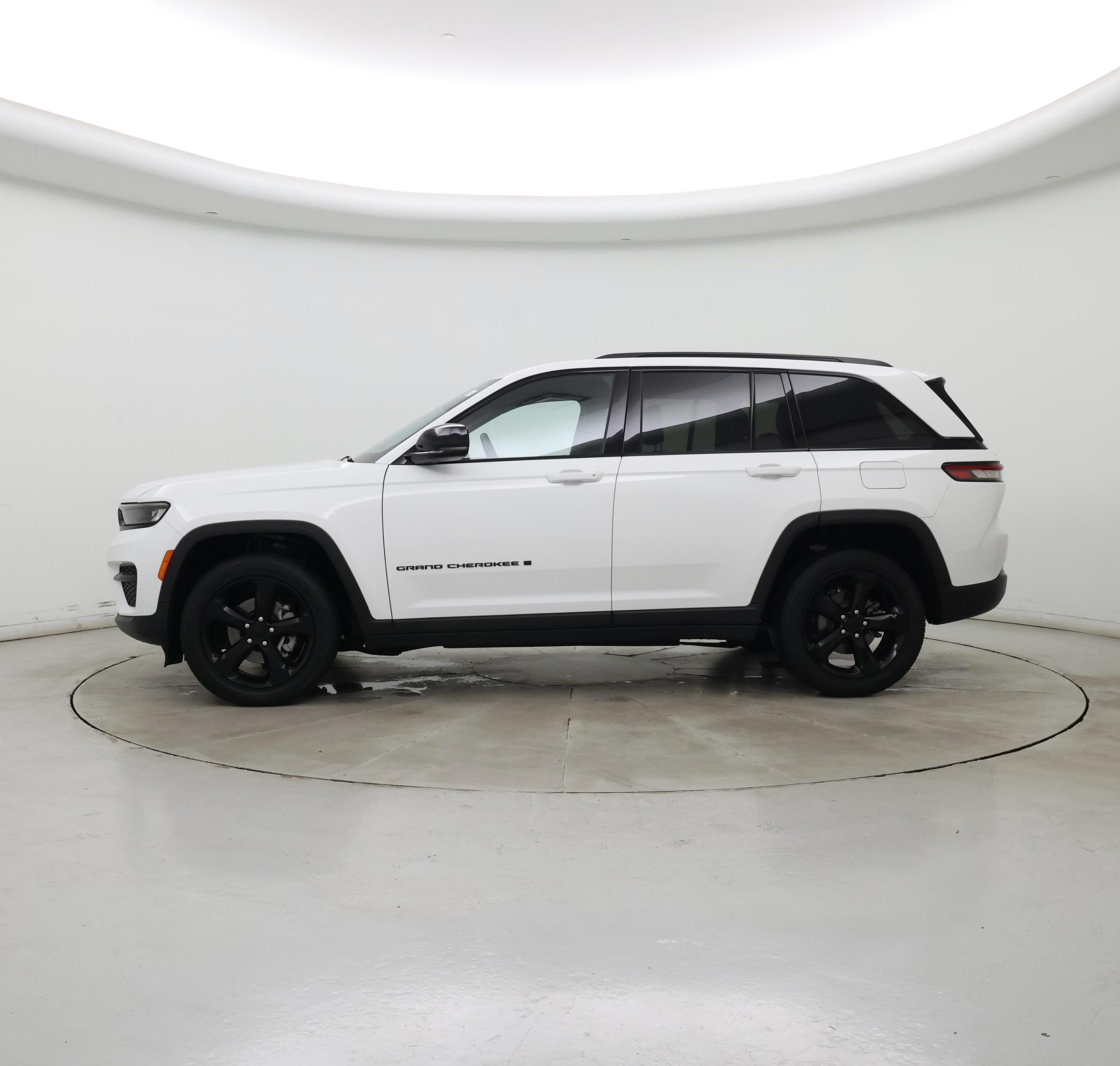 Thumbnail: 2023 Jeep Grand Cherokee - 3