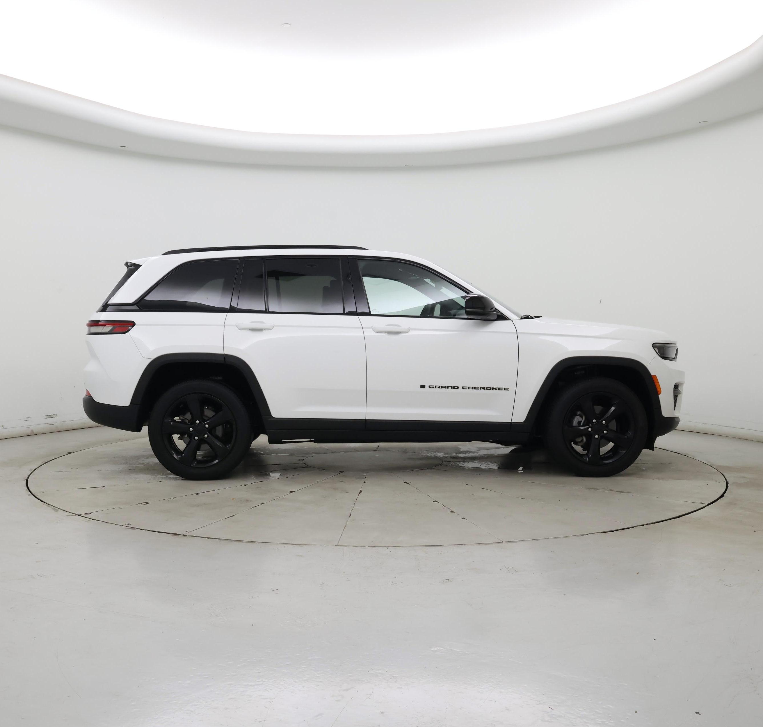 Thumbnail: 2023 Jeep Grand Cherokee - 7