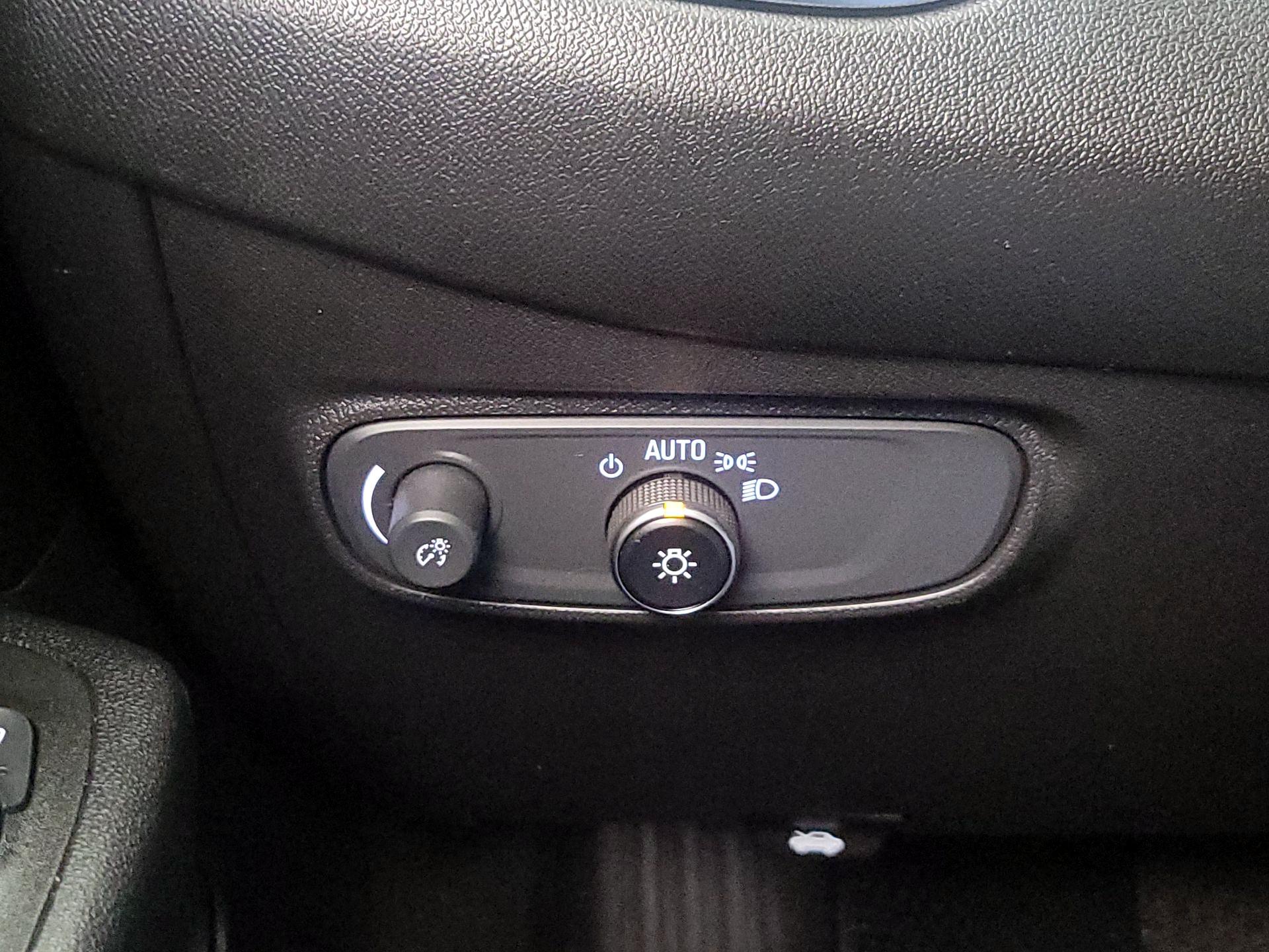 Thumbnail: 2022 Chevrolet Equinox - 13