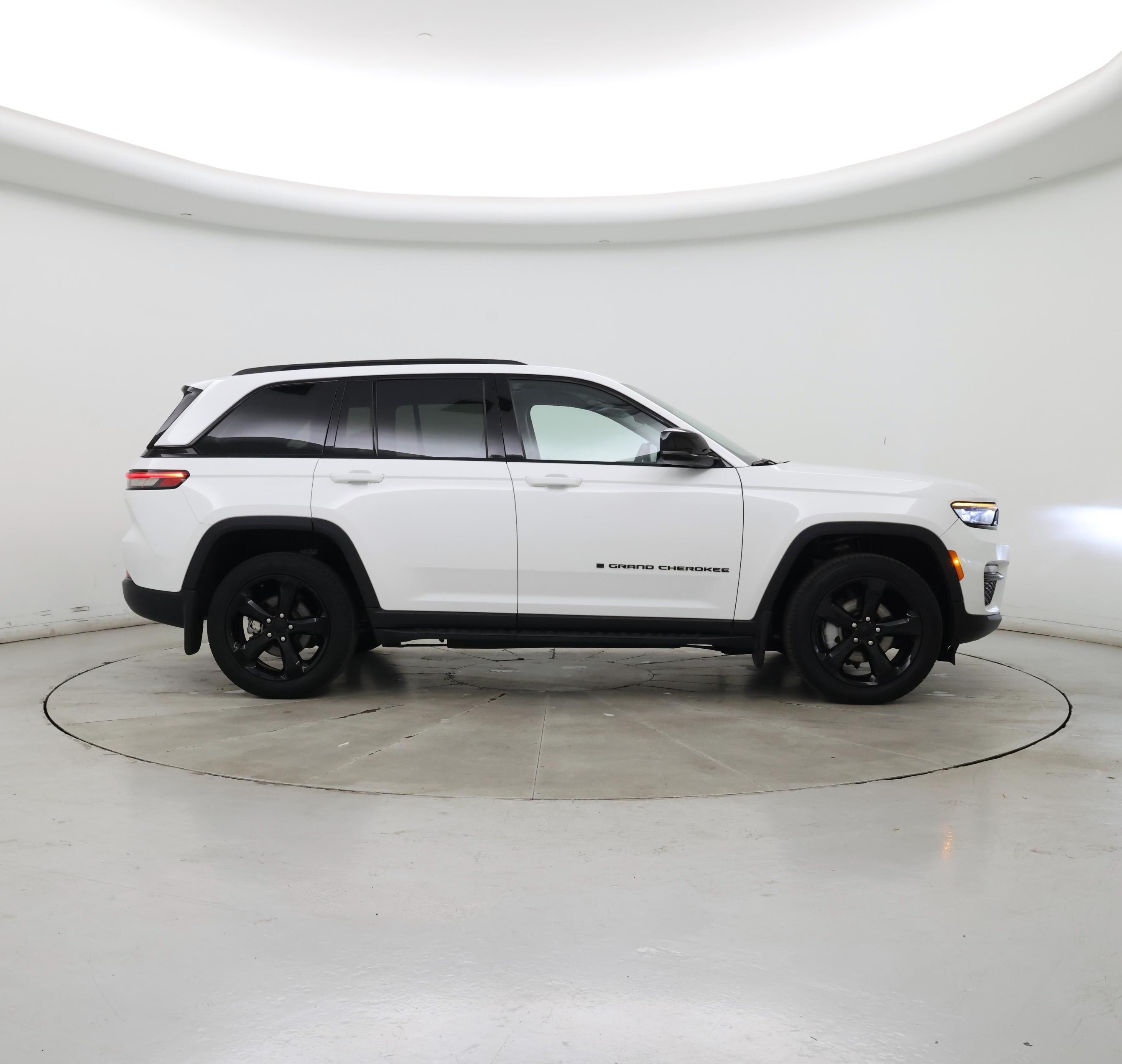 Thumbnail: 2023 Jeep Grand Cherokee - 7