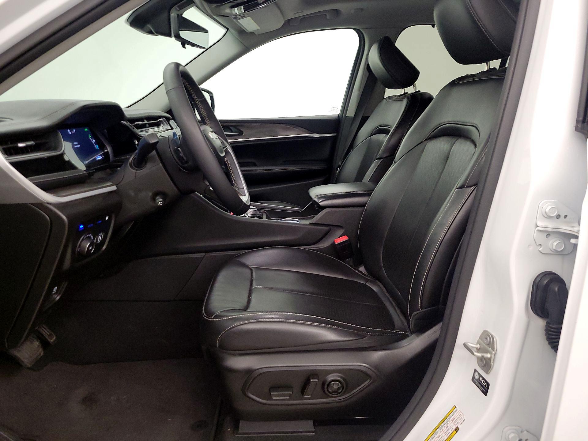 Thumbnail: 2023 Jeep Grand Cherokee - 11