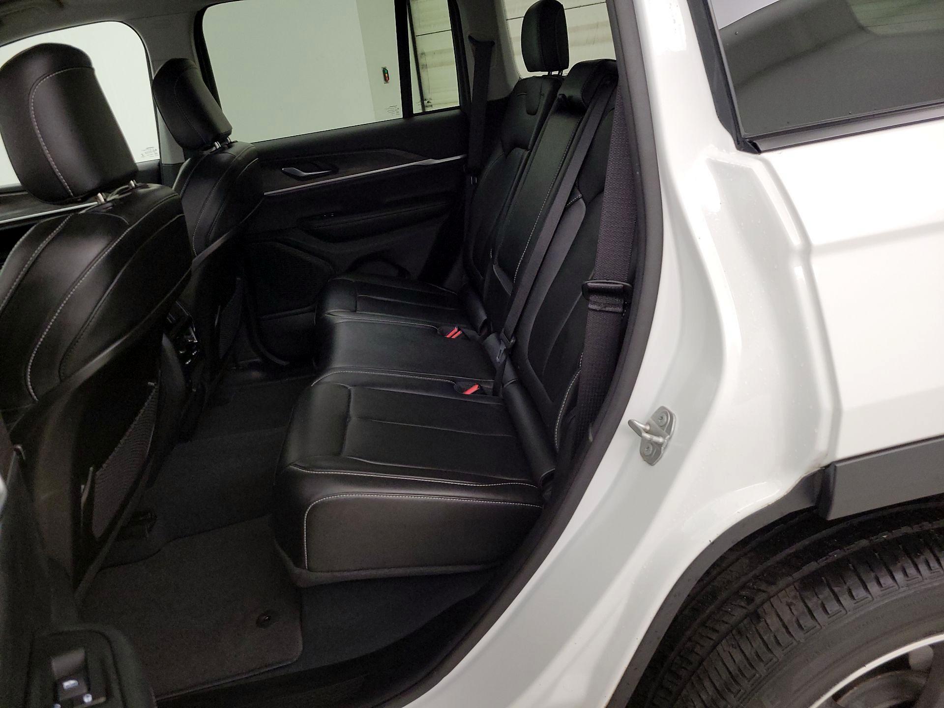 Thumbnail: 2023 Jeep Grand Cherokee - 20