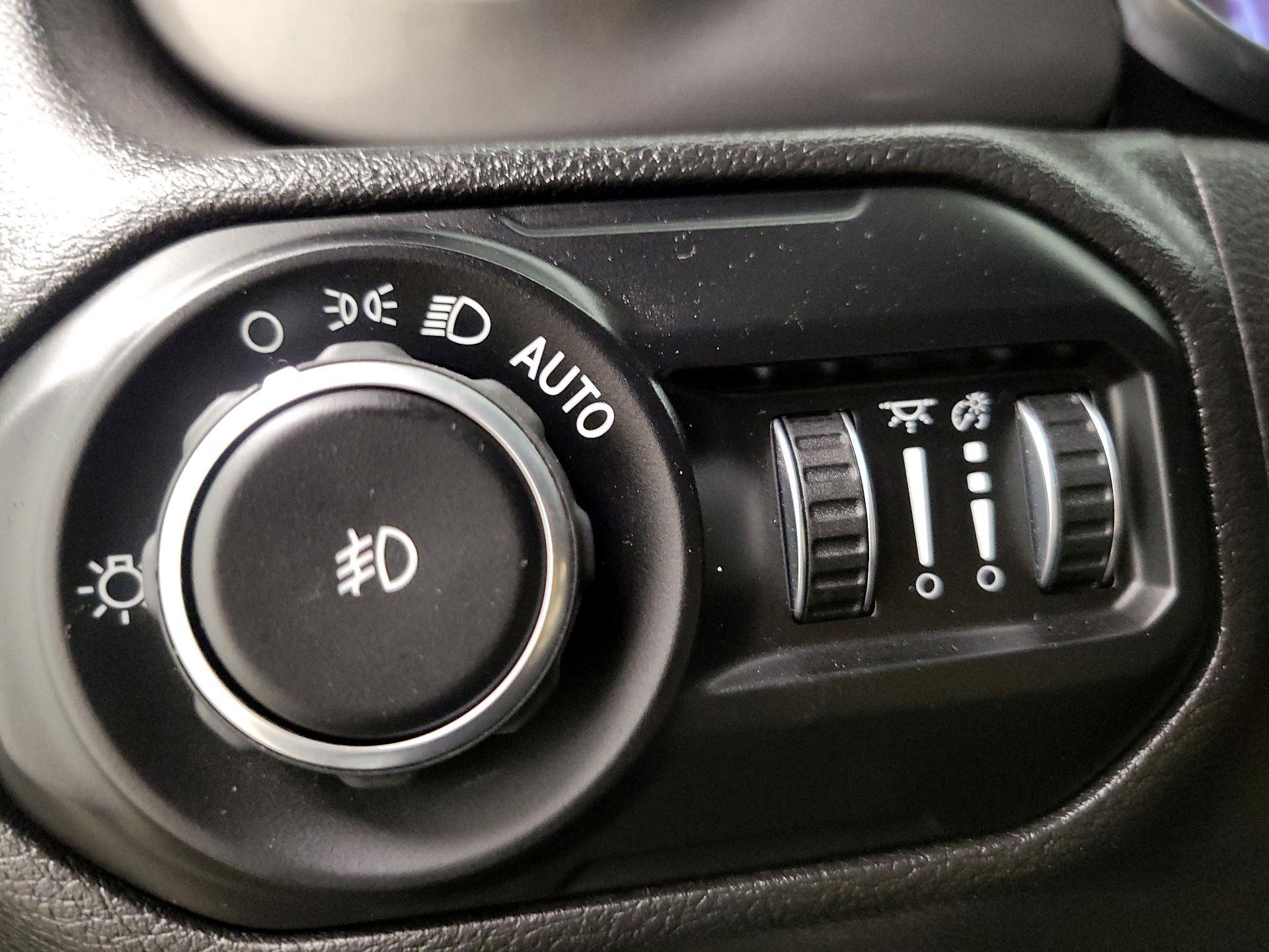 Thumbnail: 2021 Jeep Wrangler - 13