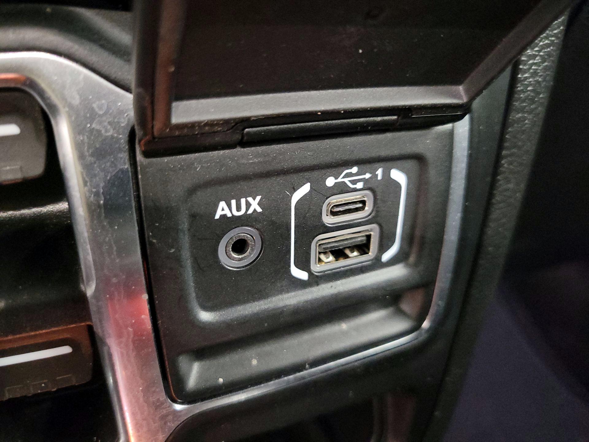 Thumbnail: 2021 Jeep Wrangler - 18