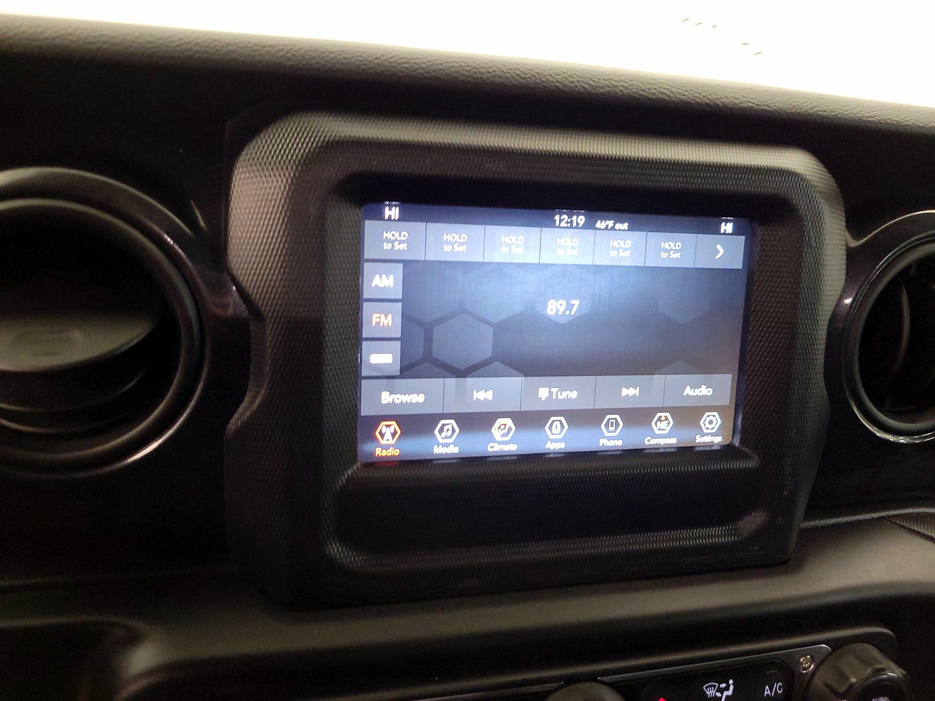 Thumbnail: 2022 Jeep Wrangler - 15