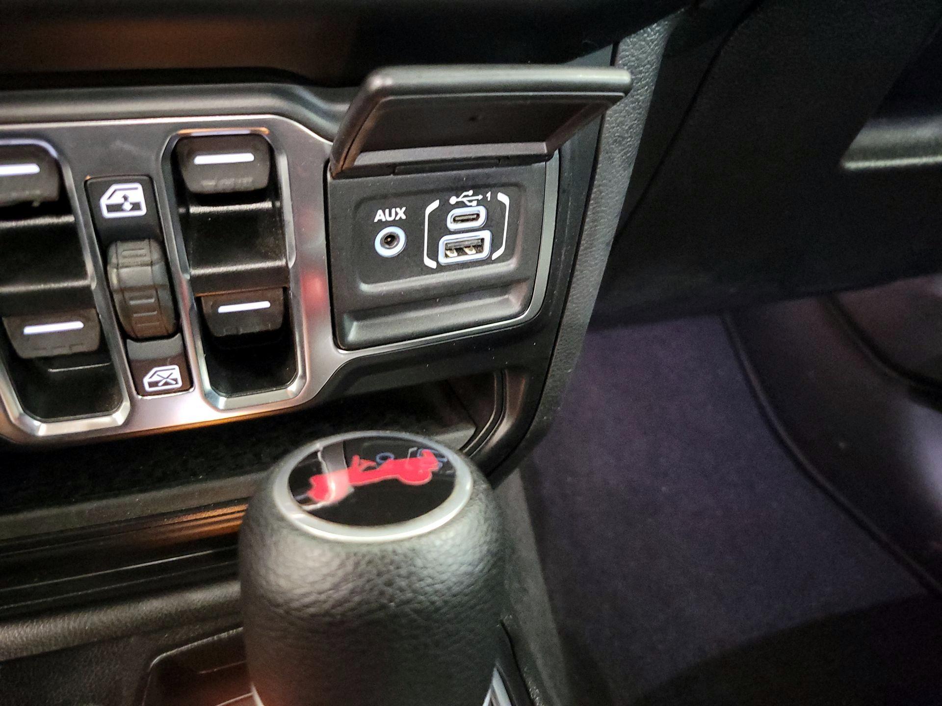 Thumbnail: 2022 Jeep Wrangler - 18