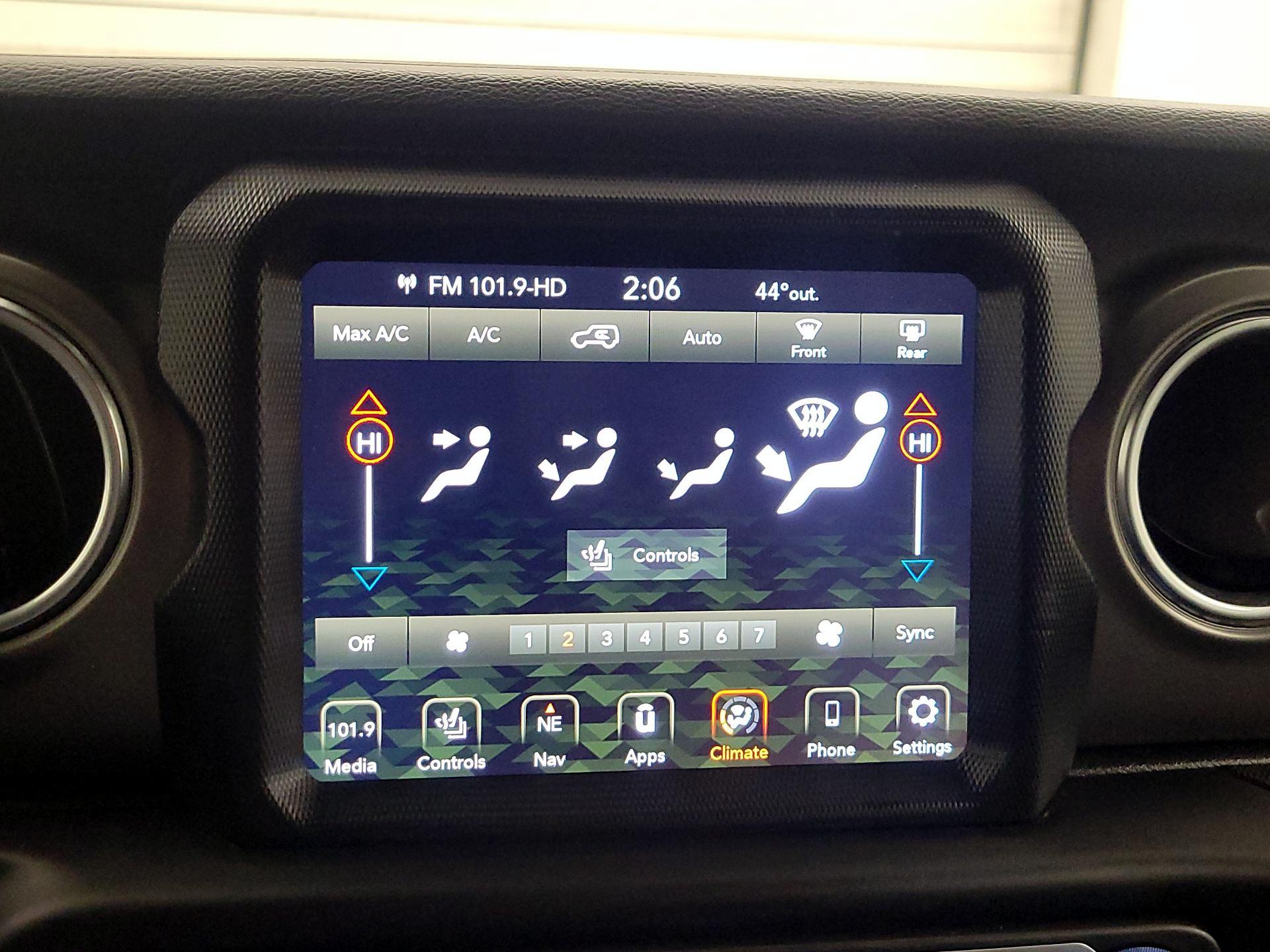 Thumbnail: 2023 Jeep Wrangler - 17